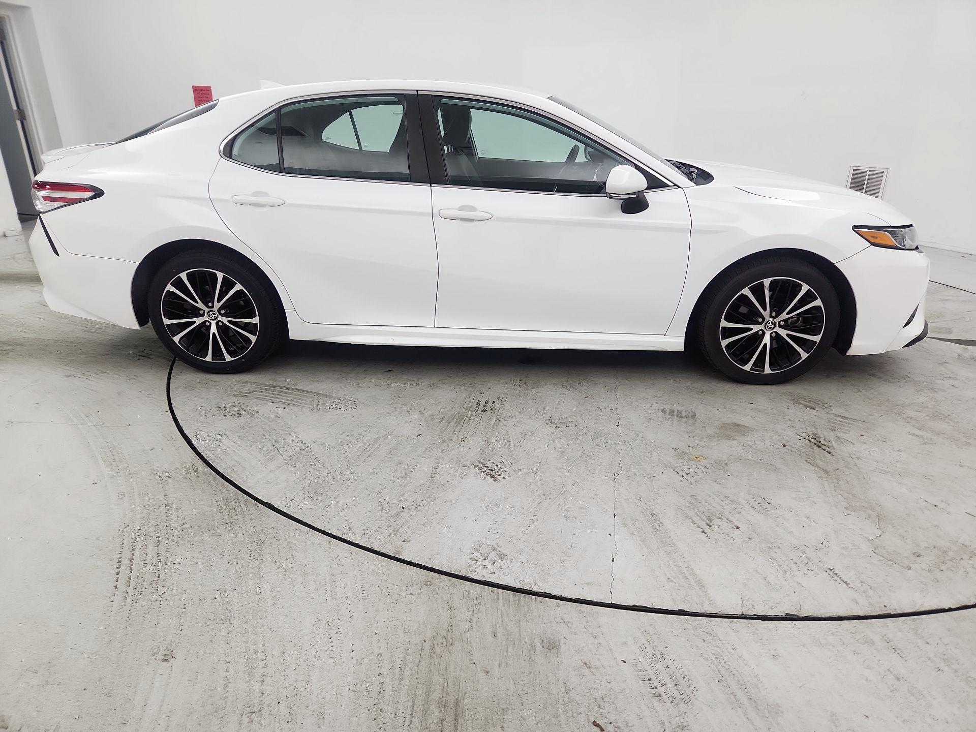 Thumbnail: 2020 Toyota Camry - 4