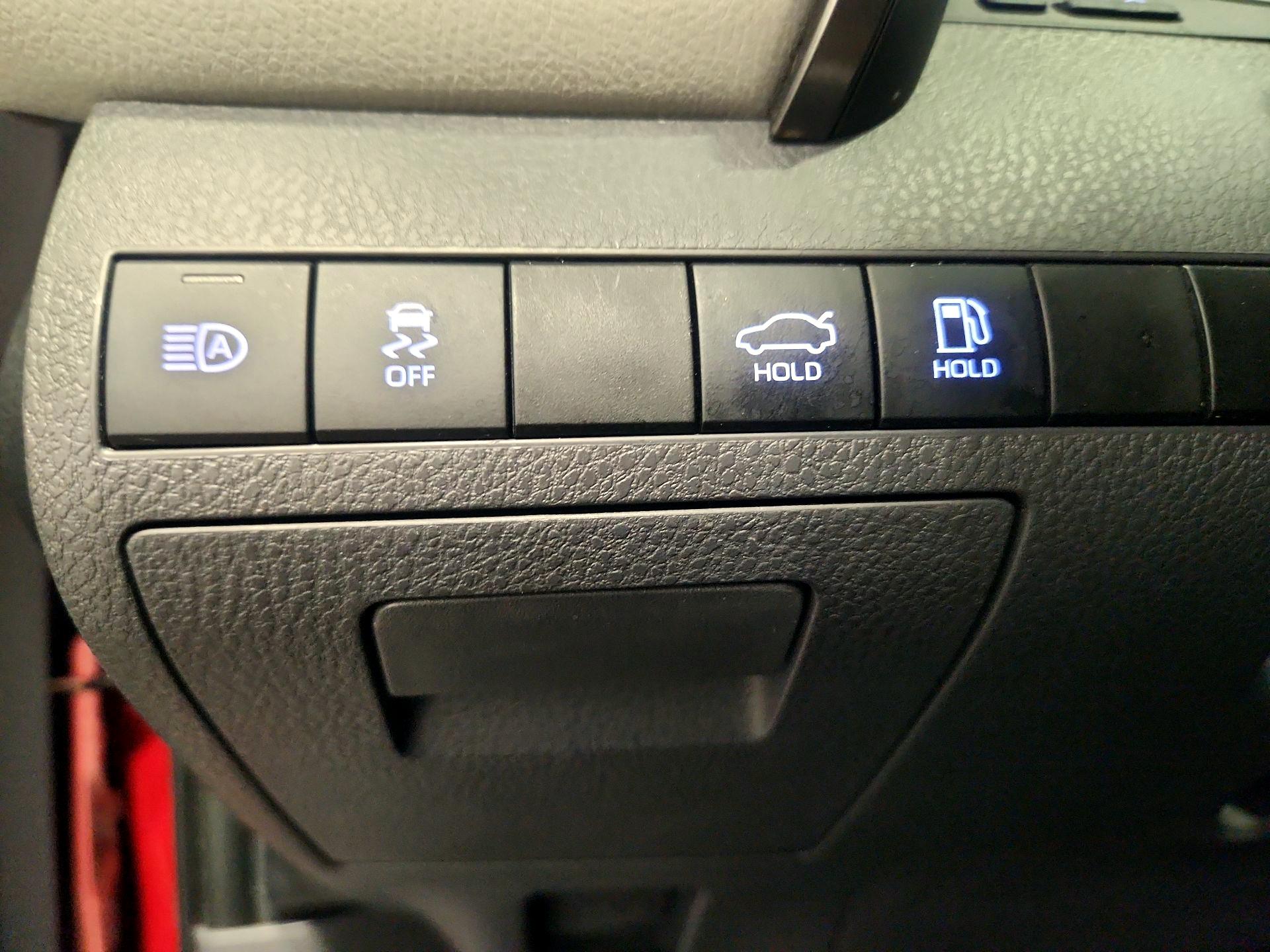 Thumbnail: 2019 Toyota Camry - 13