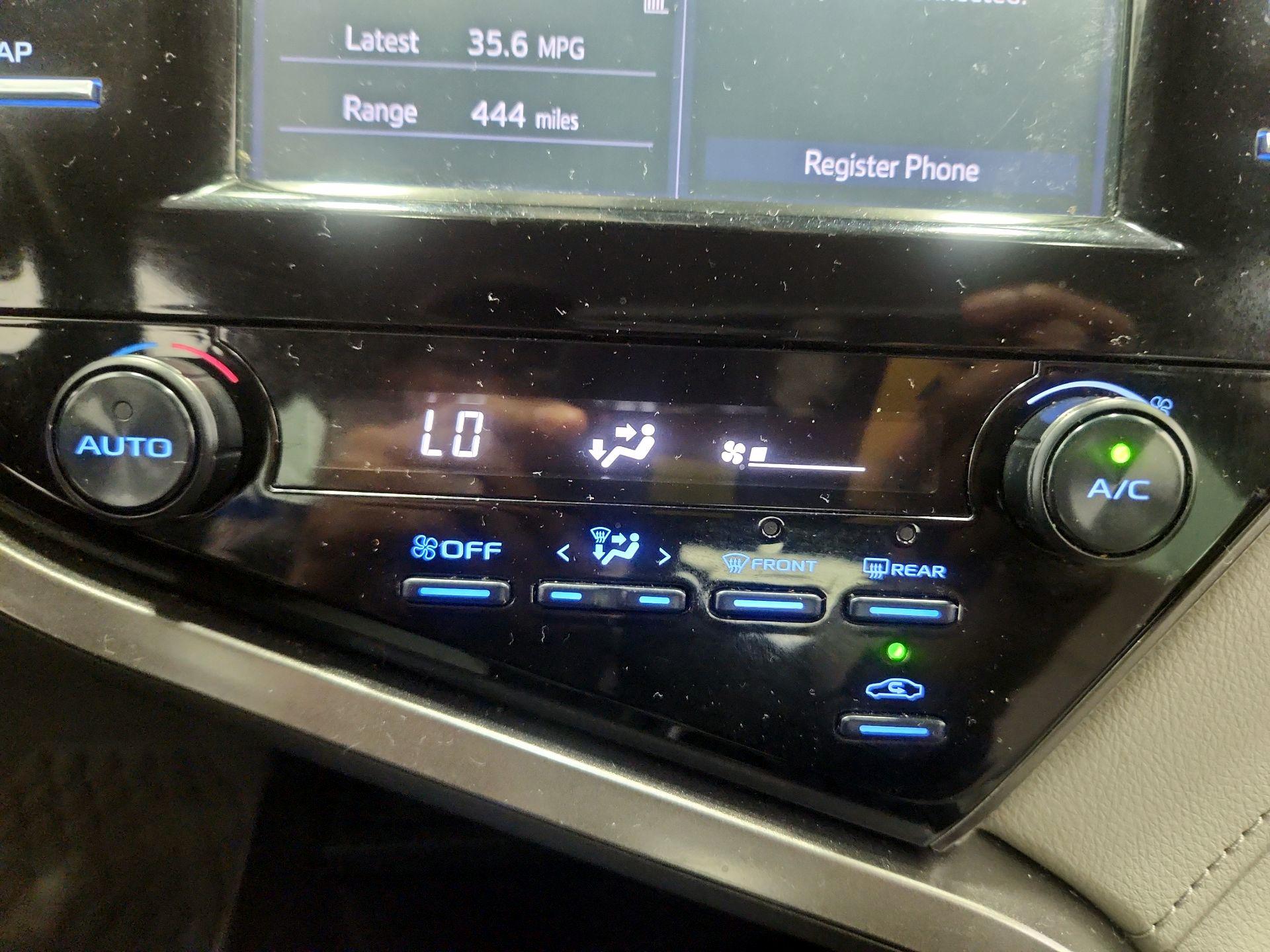 Thumbnail: 2019 Toyota Camry - 16