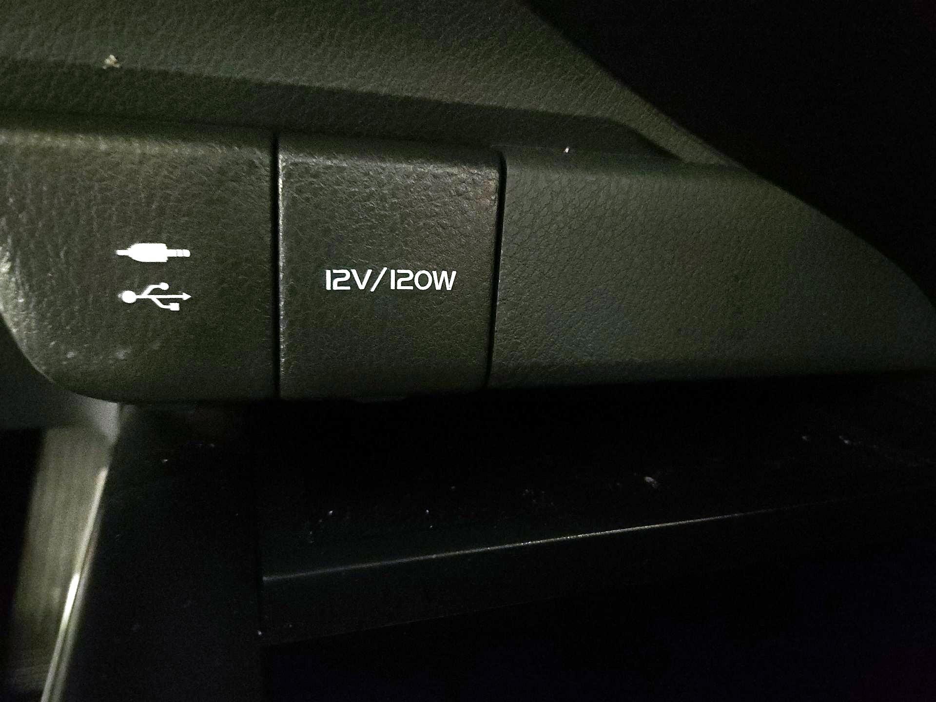 Thumbnail: 2019 Toyota Camry - 18