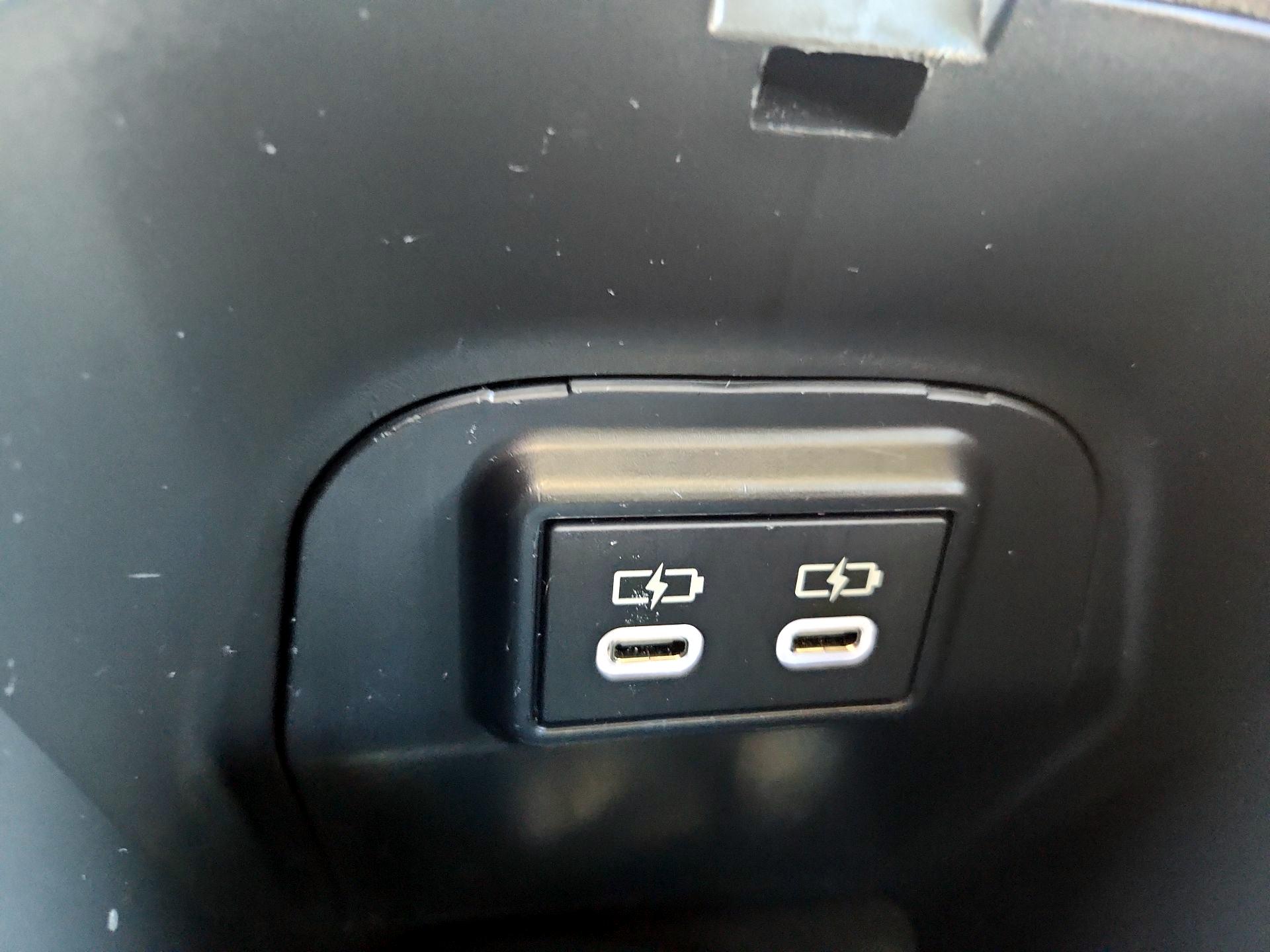 Thumbnail: 2025 Toyota RAV4 - 19