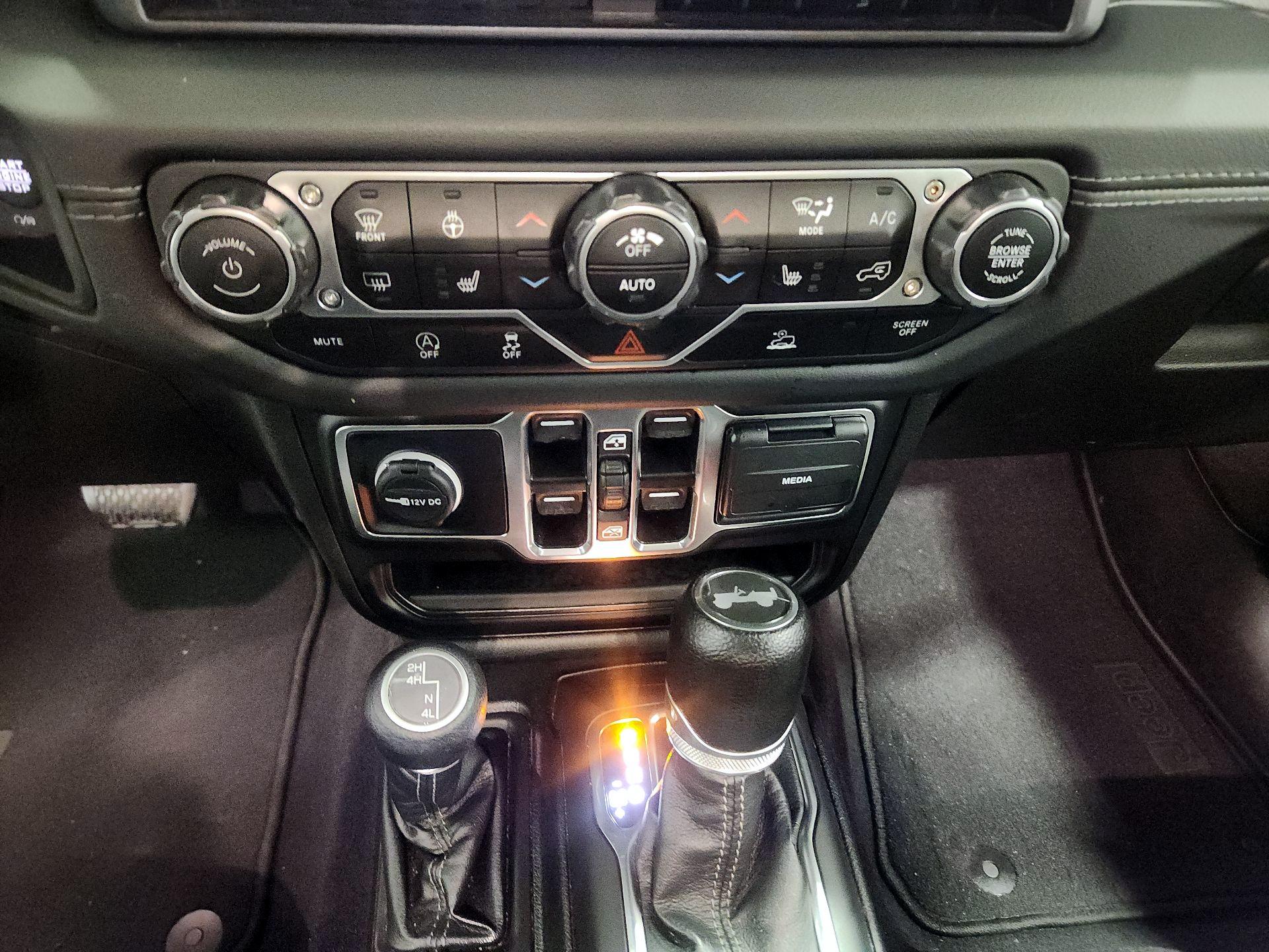 Thumbnail: 2024 Jeep Wrangler - 16