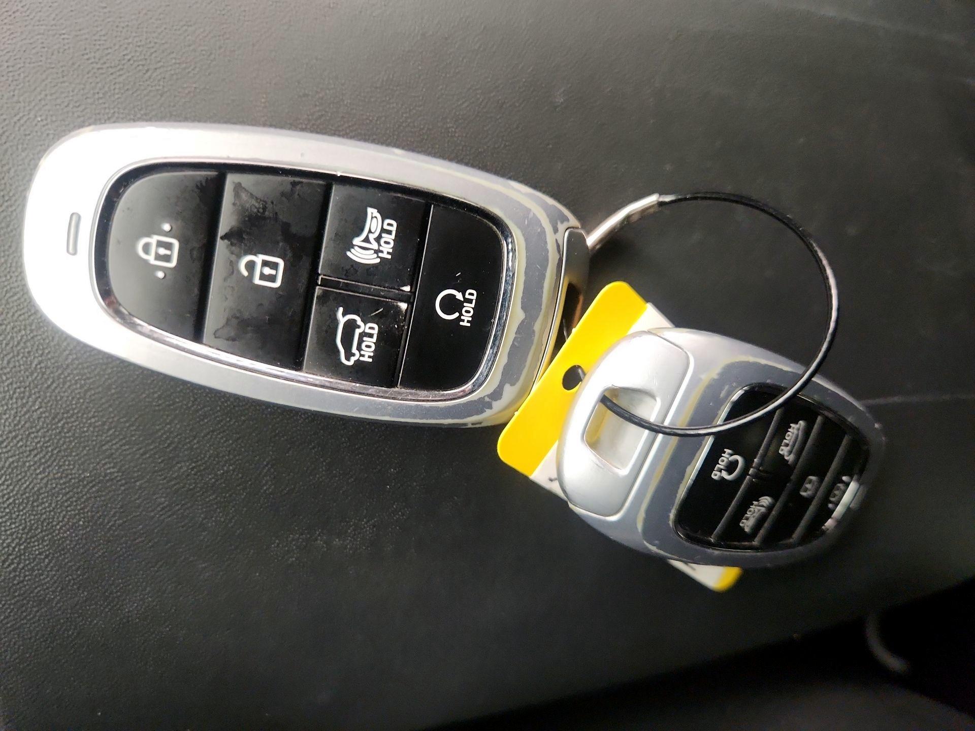 Thumbnail: 2022 Hyundai Santa Fe - 20