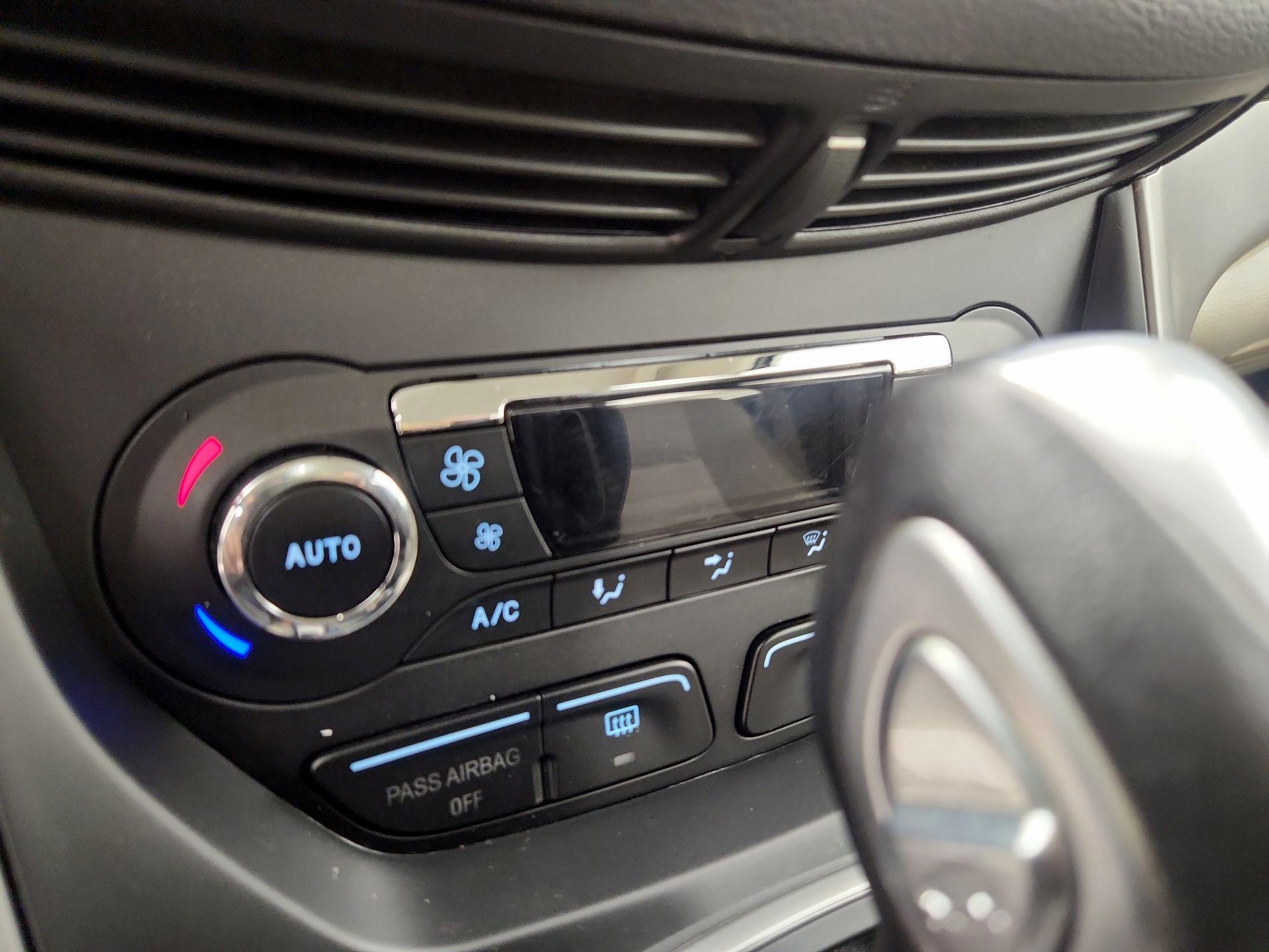 Thumbnail: 2014 Ford C-Max - 16