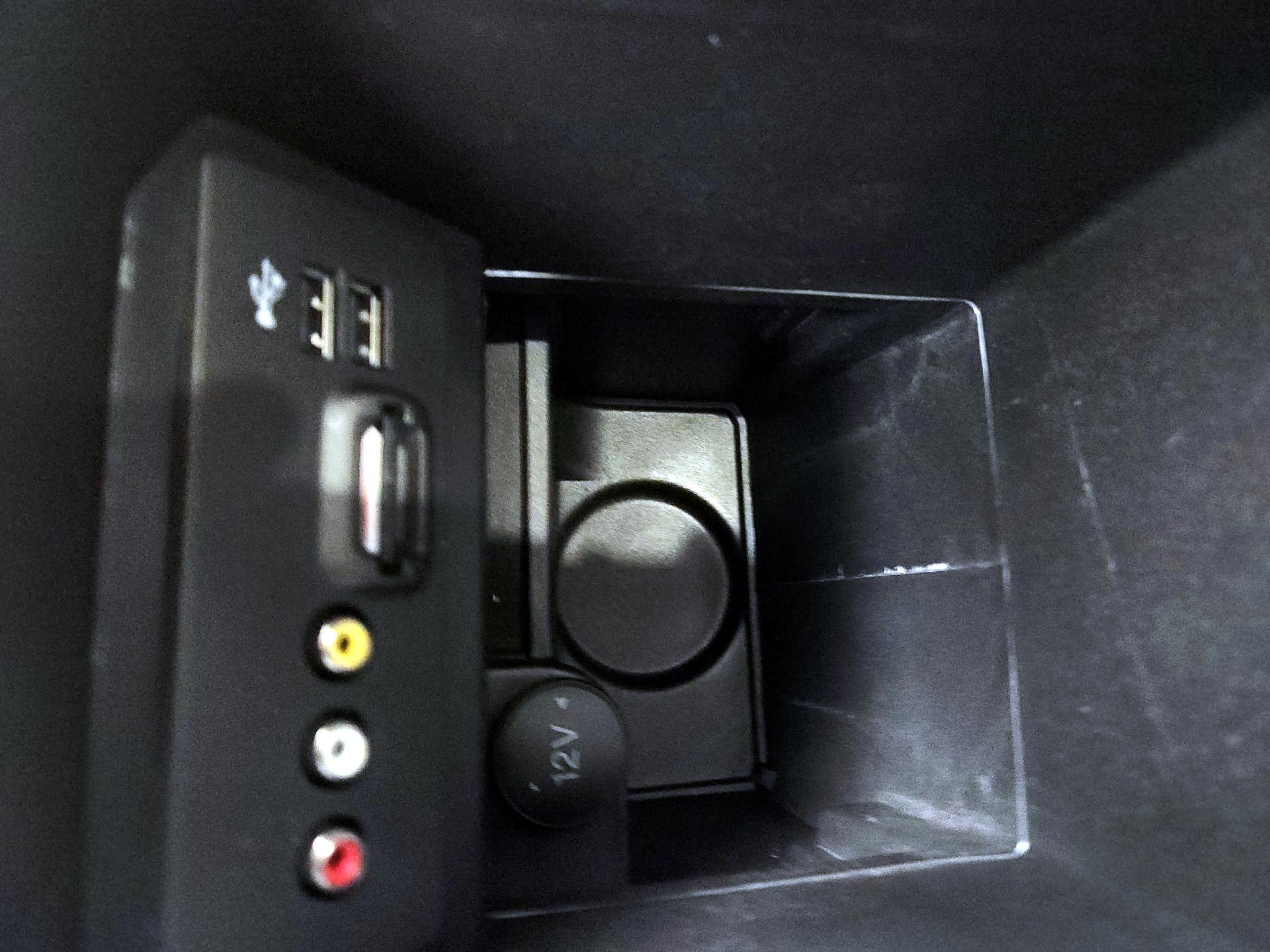 Thumbnail: 2014 Ford C-Max - 18