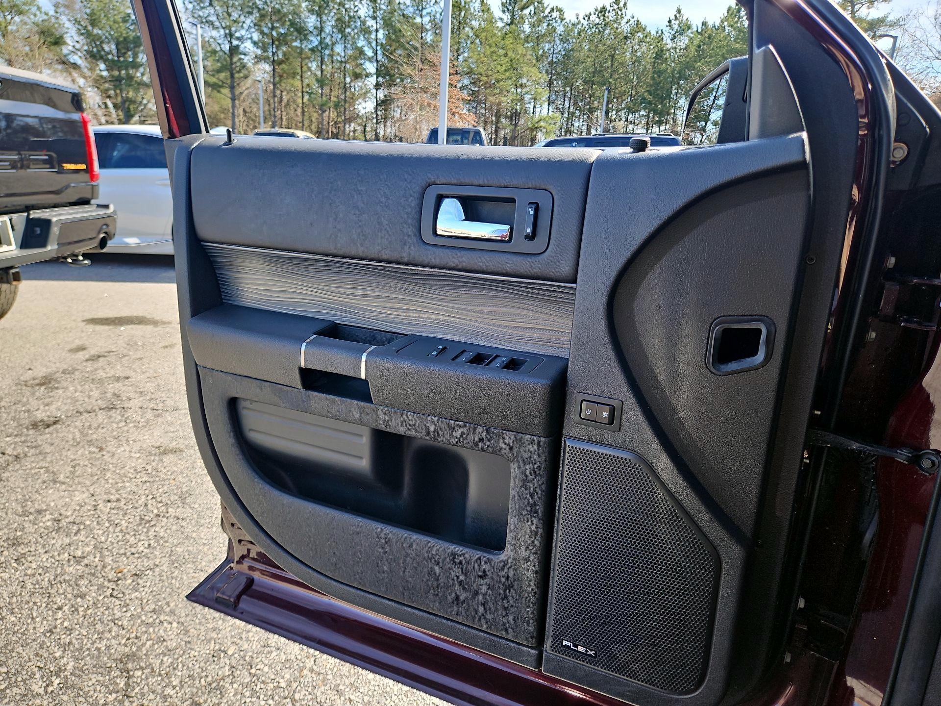 Thumbnail: 2019 Ford Flex - 10