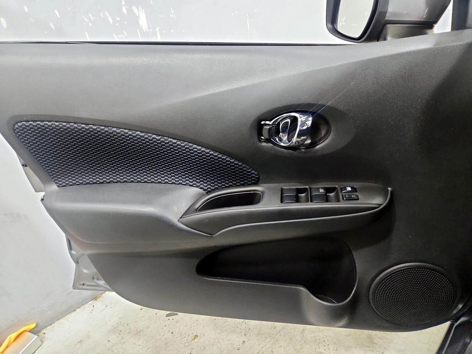 Thumbnail: 2016 Nissan Versa Note - 12