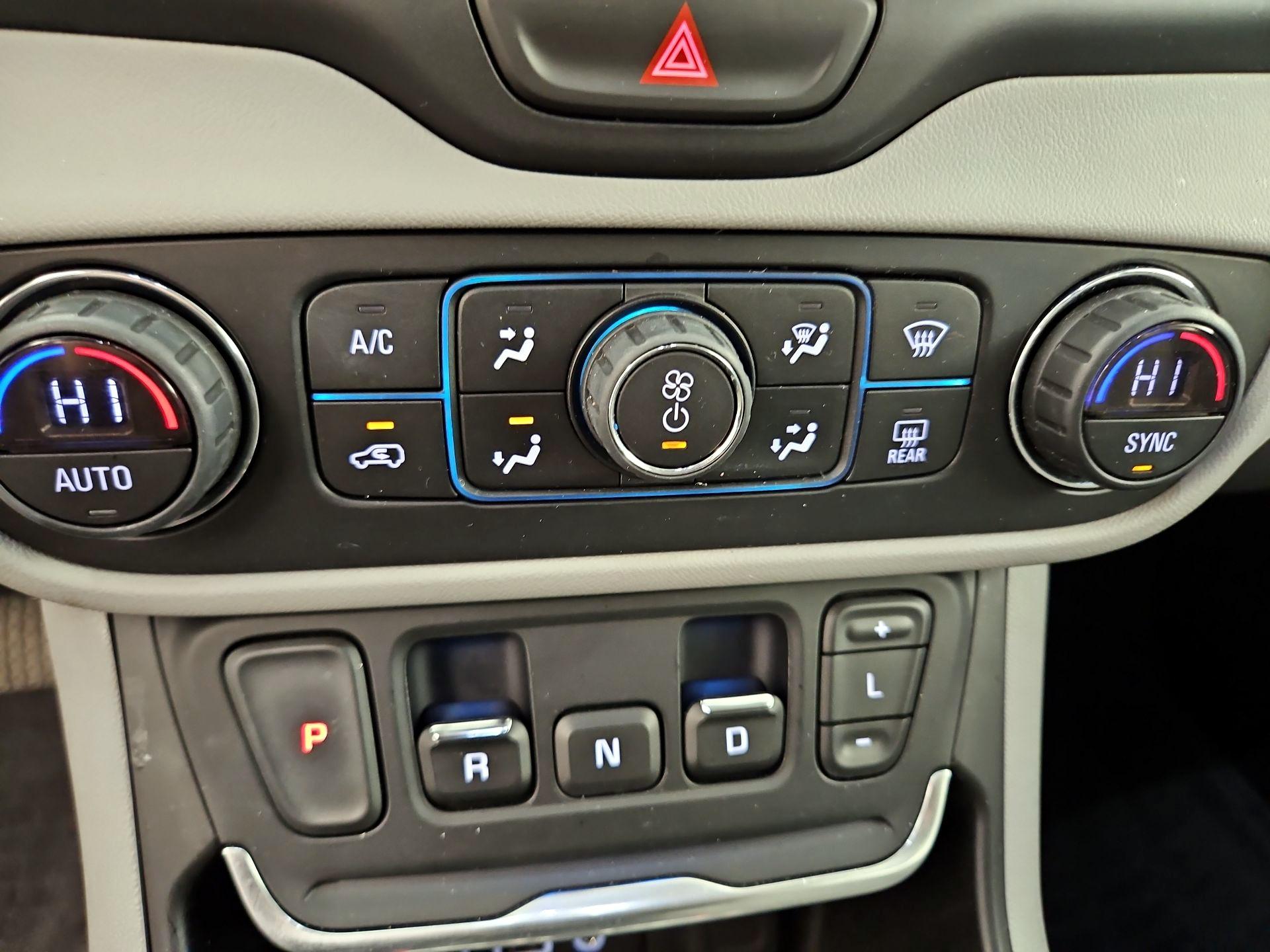 Thumbnail: 2018 GMC Terrain - 17