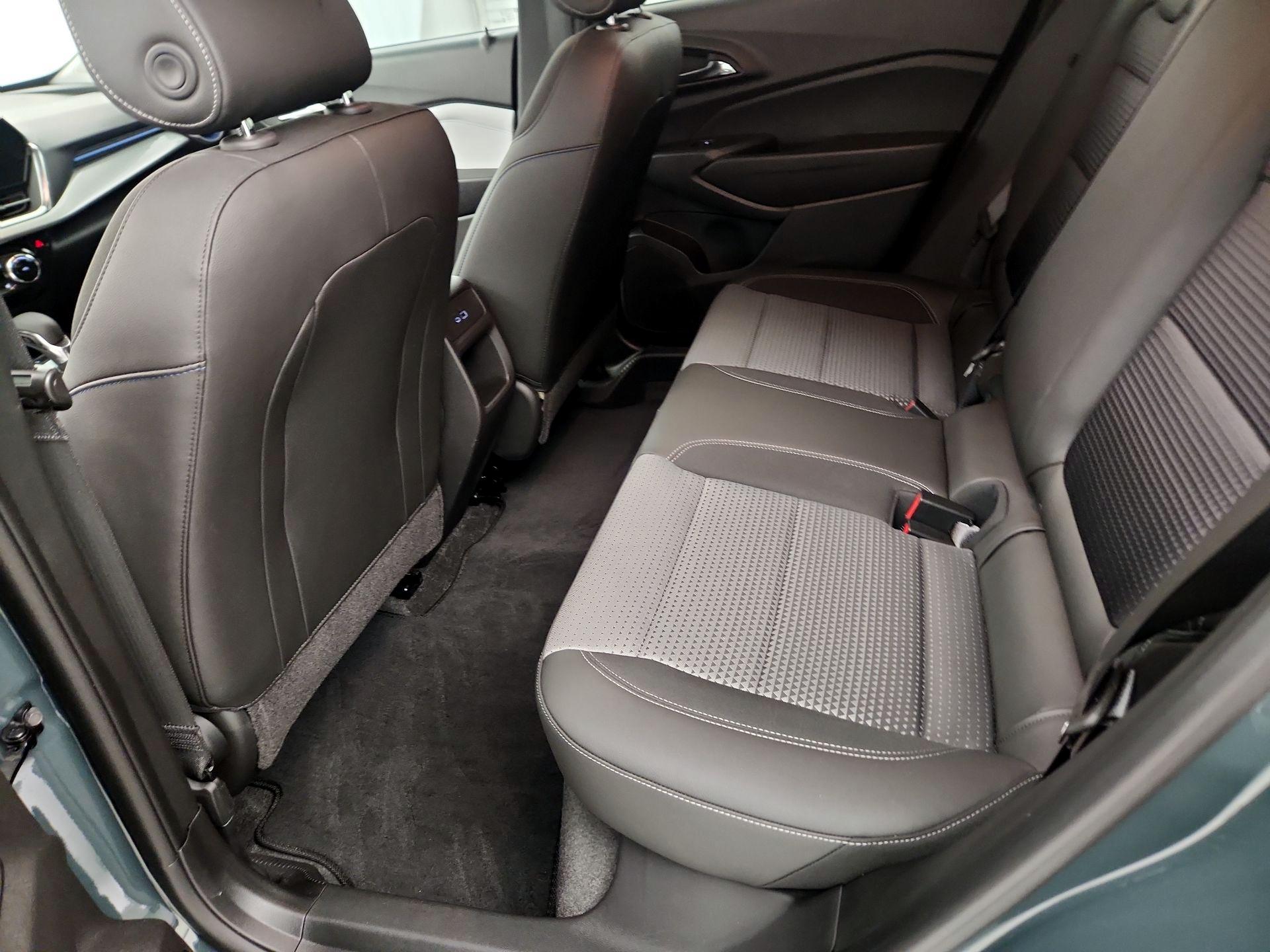 Thumbnail: 2025 Chevrolet Trax - 17