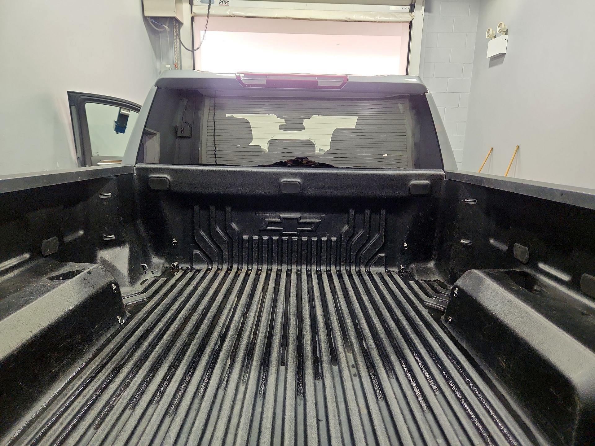 Thumbnail: 2023 Chevrolet Silverado 1500 - 20