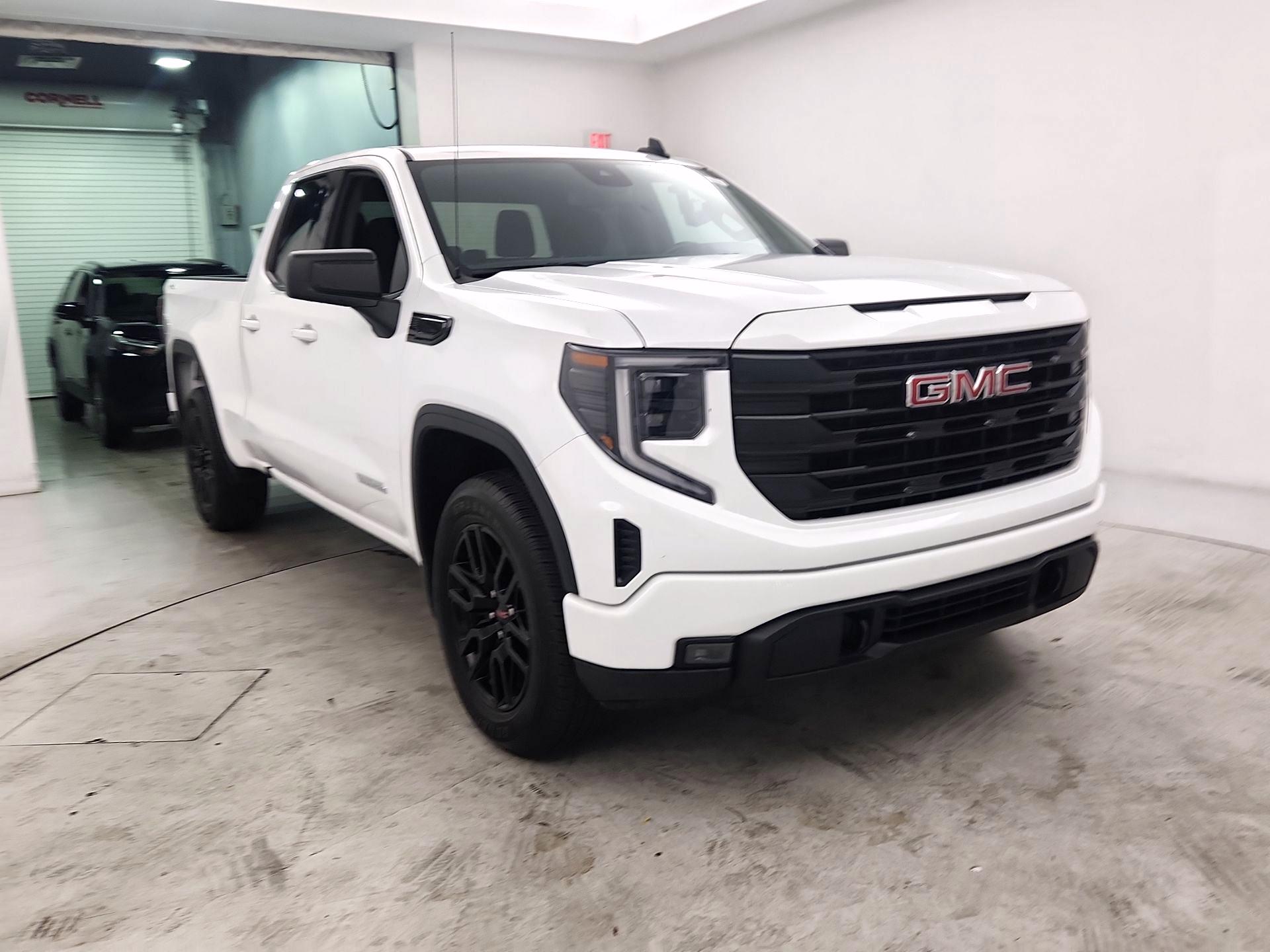 Thumbnail: 2023 GMC Sierra 1500 - 1