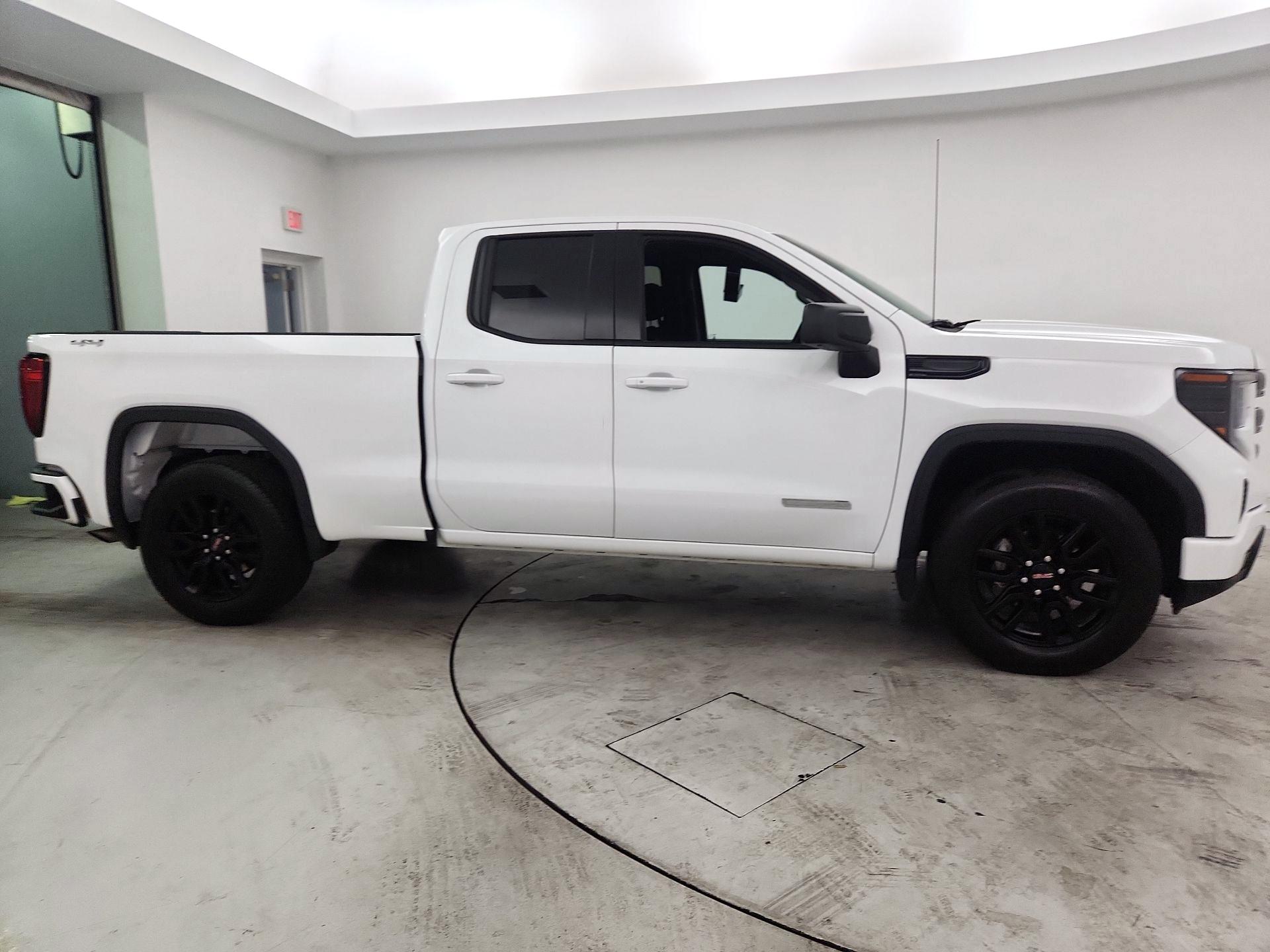 Thumbnail: 2023 GMC Sierra 1500 - 4