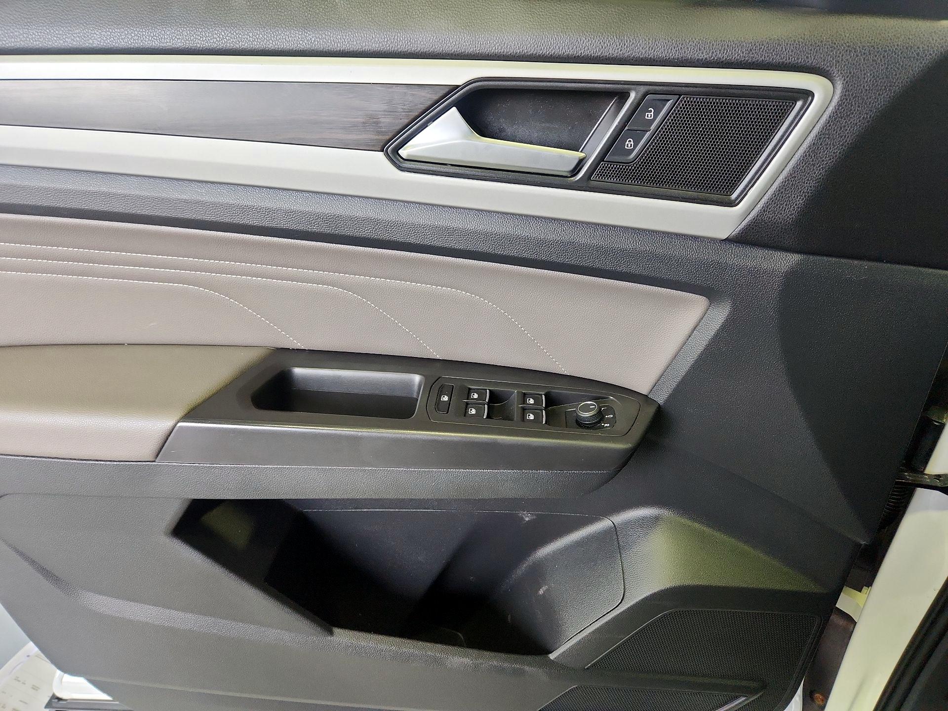 Thumbnail: 2023 Volkswagen Atlas - 12