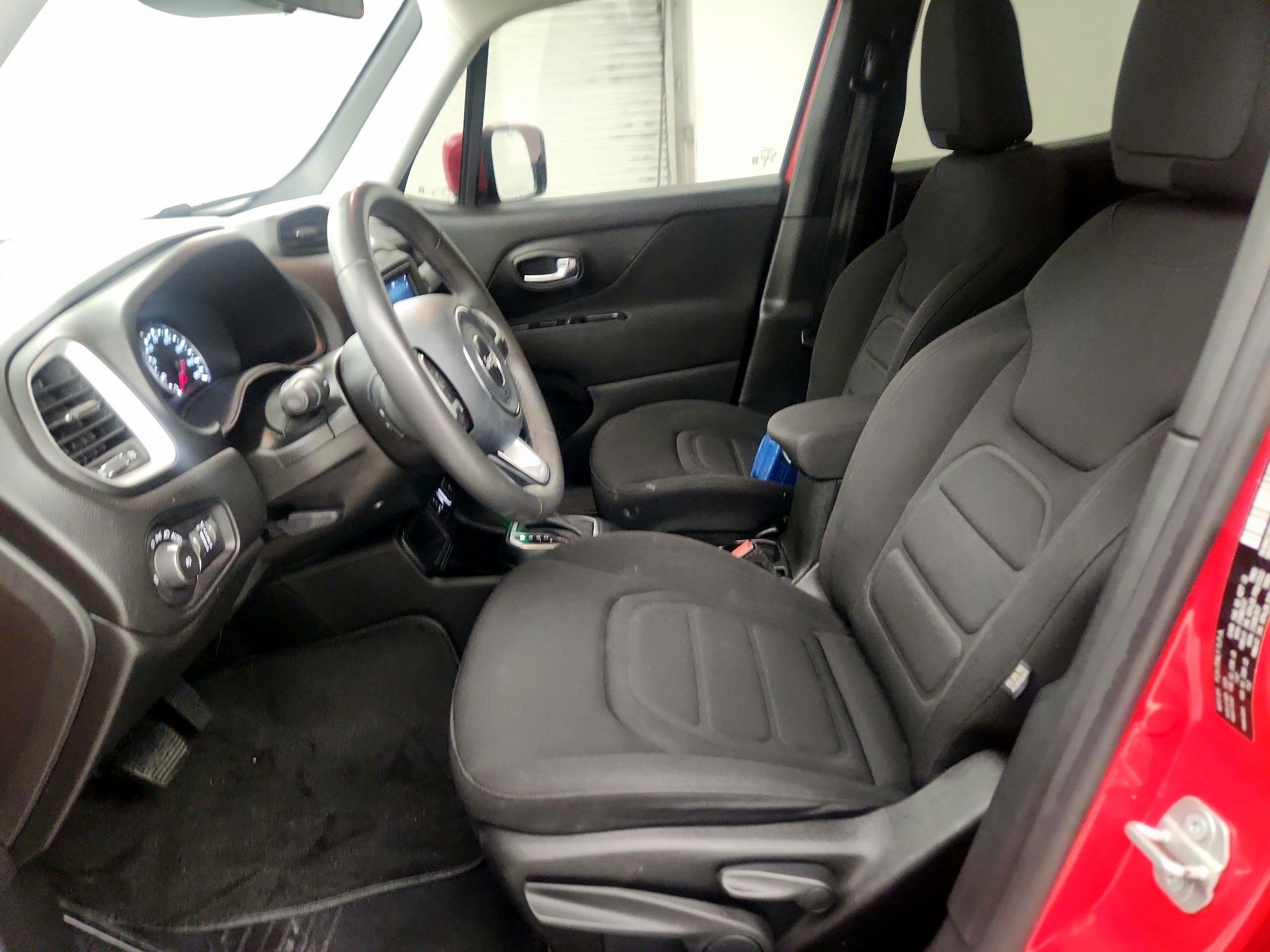 Thumbnail: 2021 Jeep Renegade - 9