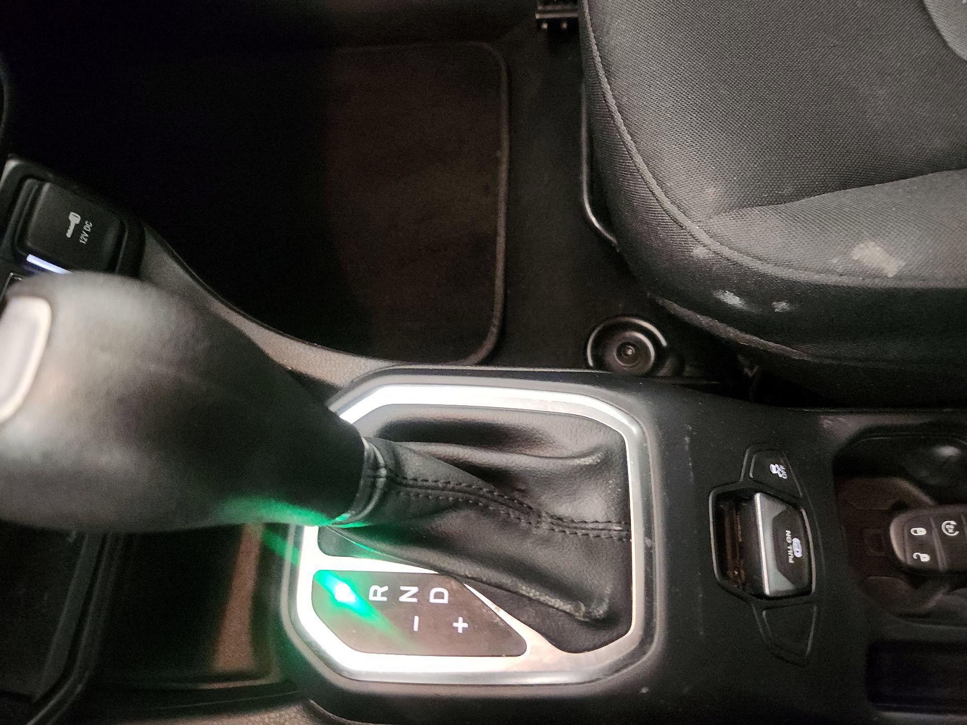 Thumbnail: 2021 Jeep Renegade - 15