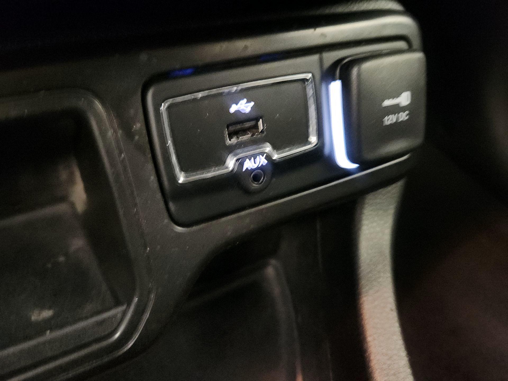 Thumbnail: 2021 Jeep Renegade - 16