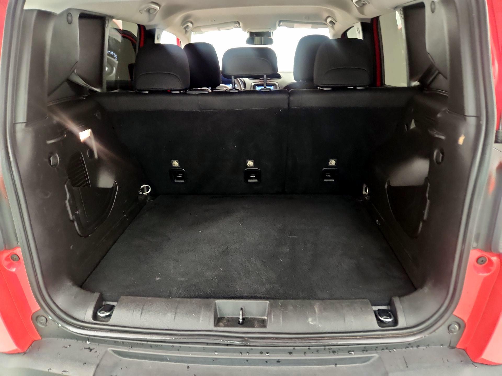 Thumbnail: 2021 Jeep Renegade - 18