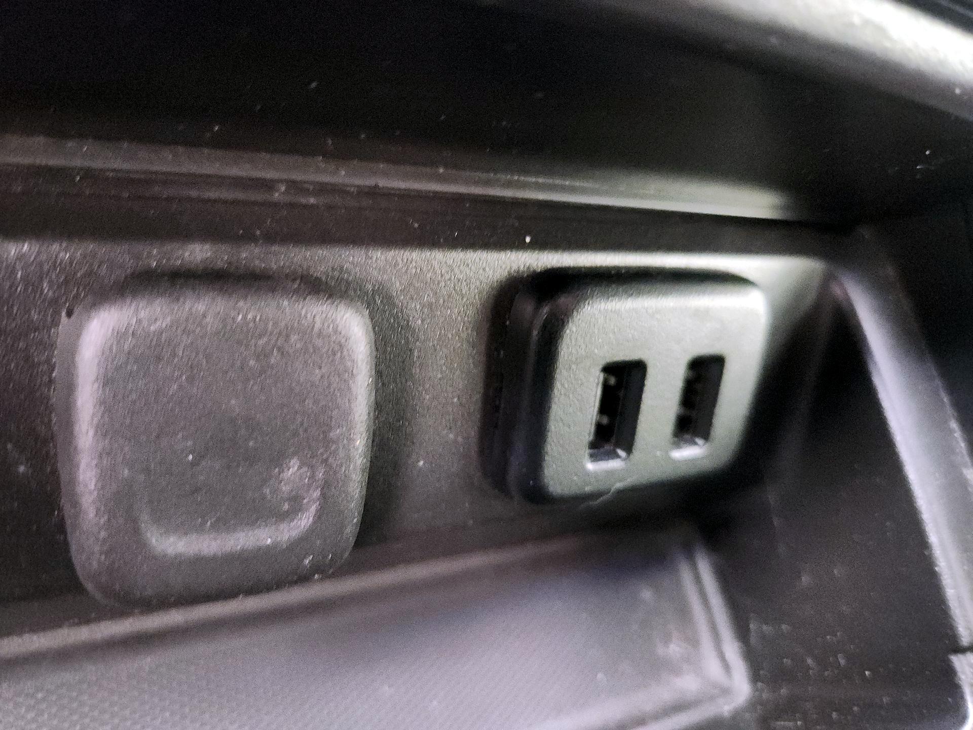 Thumbnail: 2016 Chevrolet Tahoe - 16