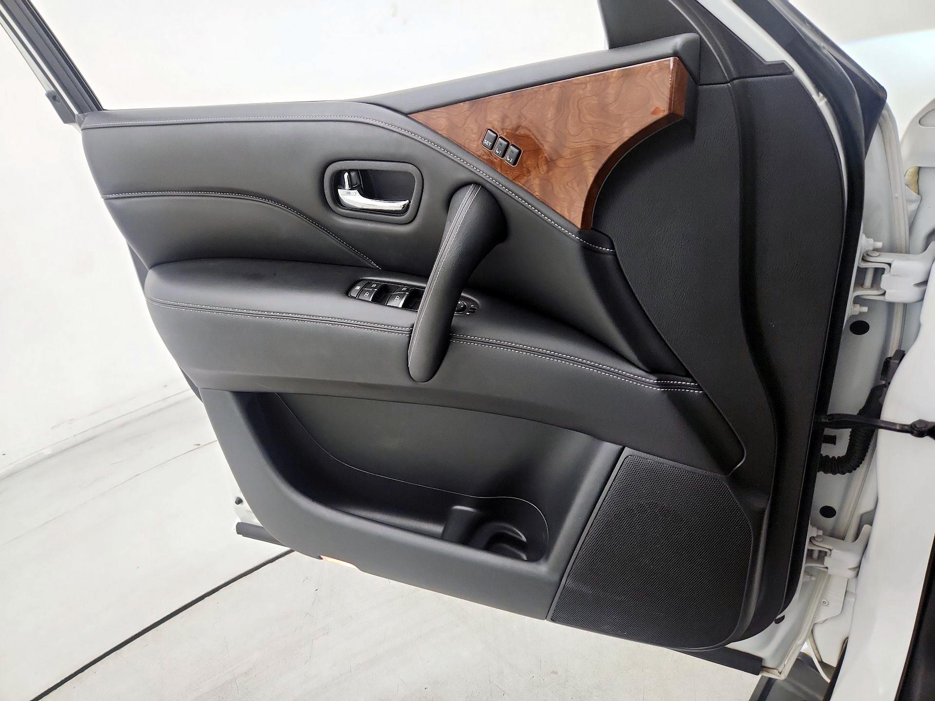 Thumbnail: 2019 INFINITI QX80 - 12