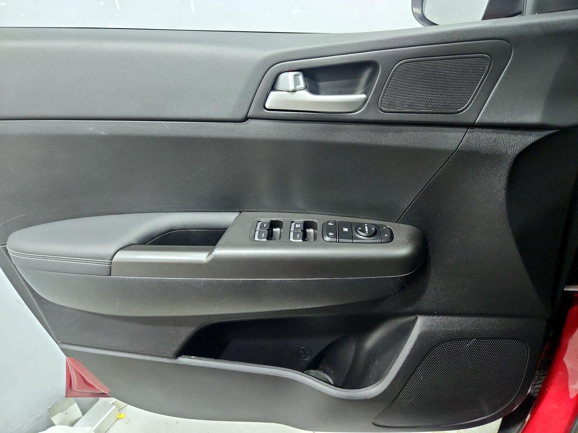 Thumbnail: 2020 Kia Sportage - 12