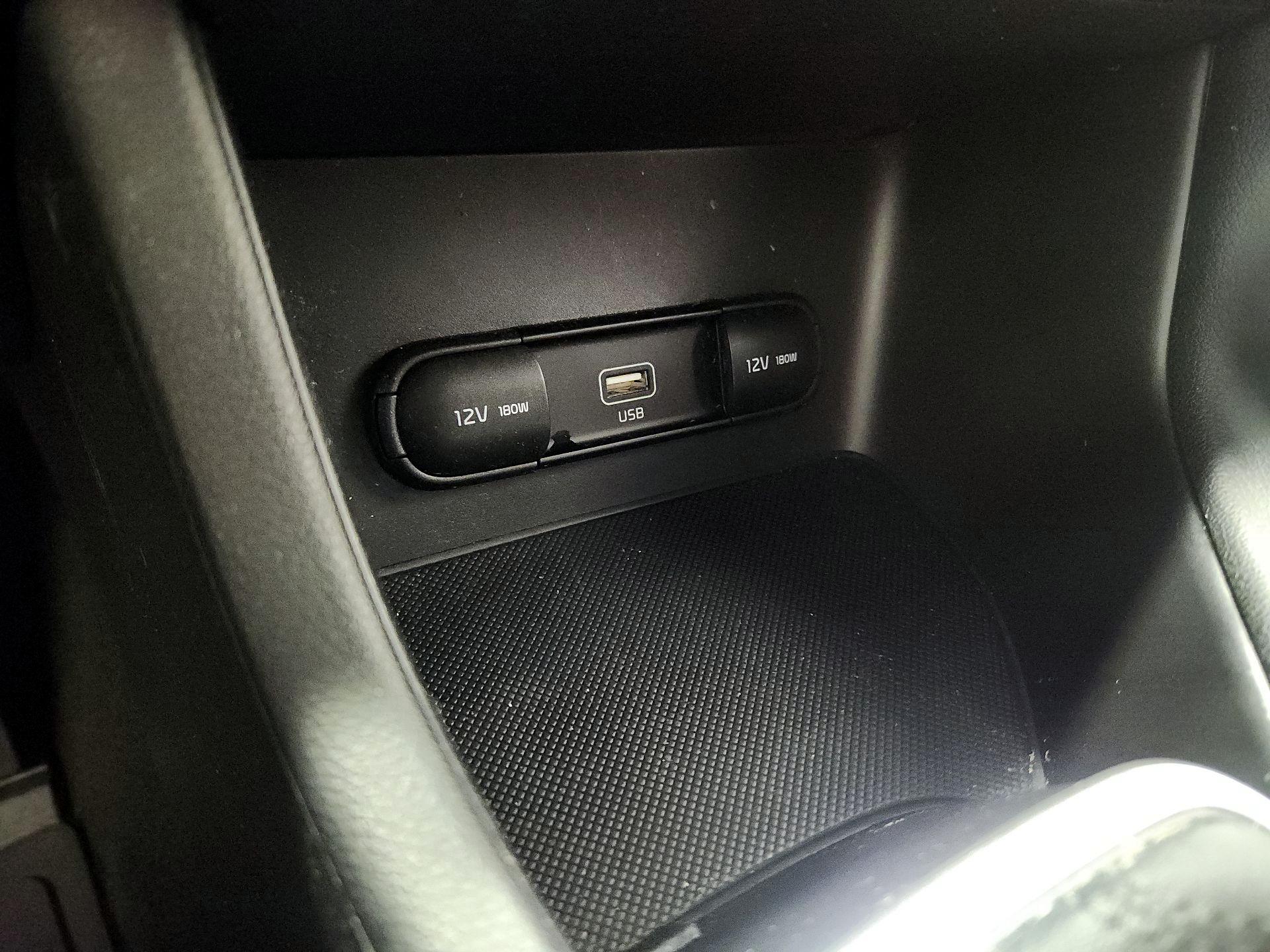 Thumbnail: 2020 Kia Sportage - 18