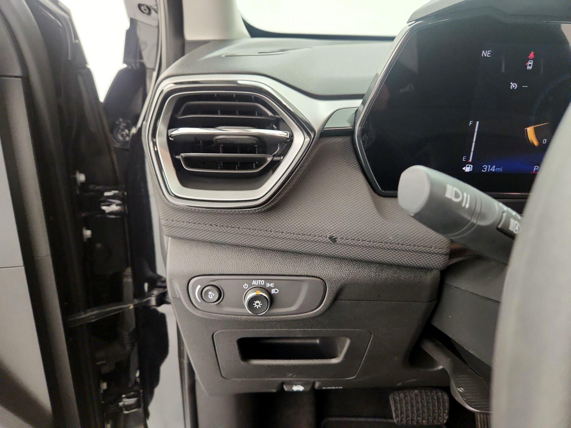 Thumbnail: 2025 Chevrolet TrailBlazer - 13