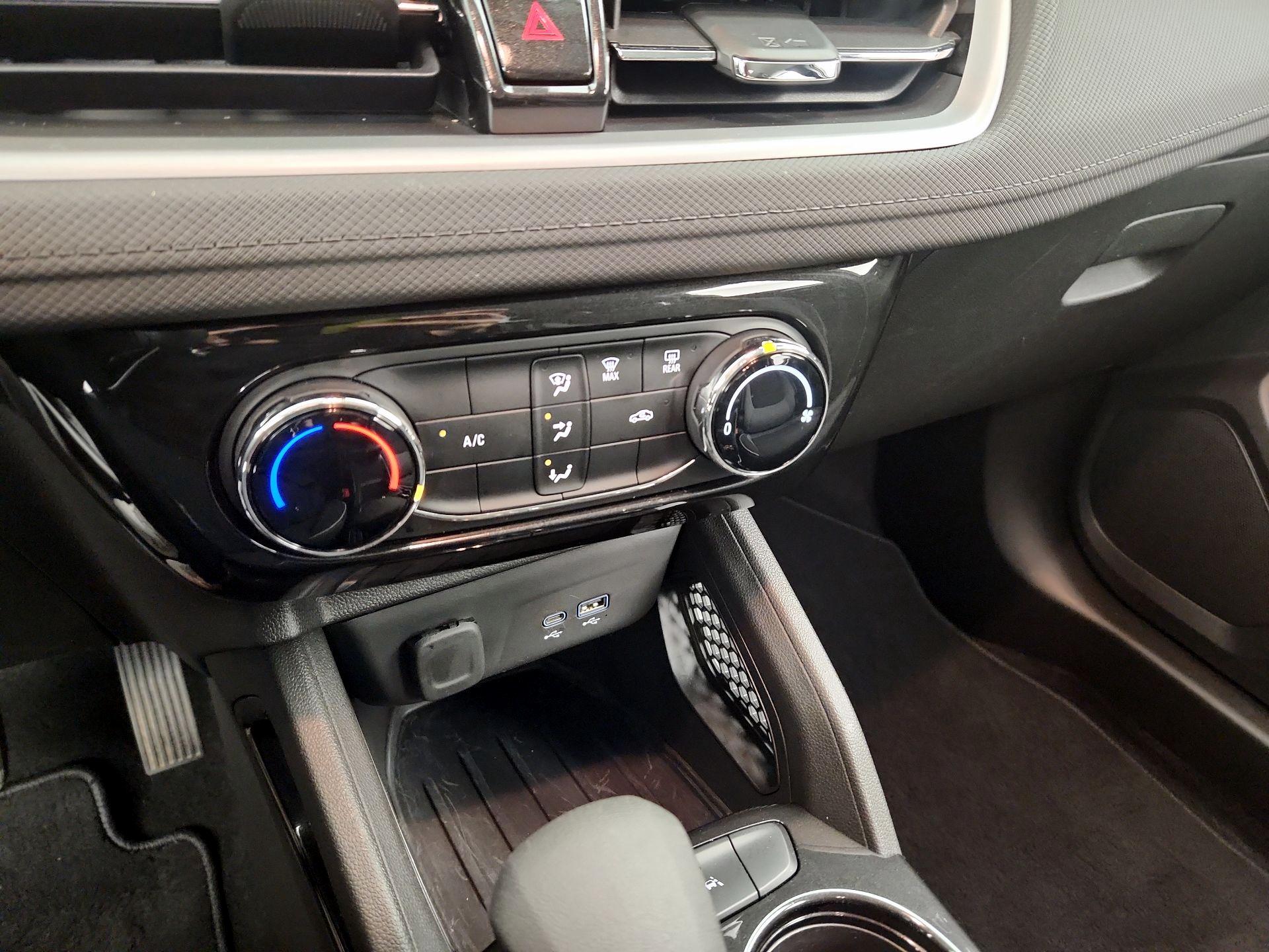 Thumbnail: 2025 Chevrolet TrailBlazer - 16