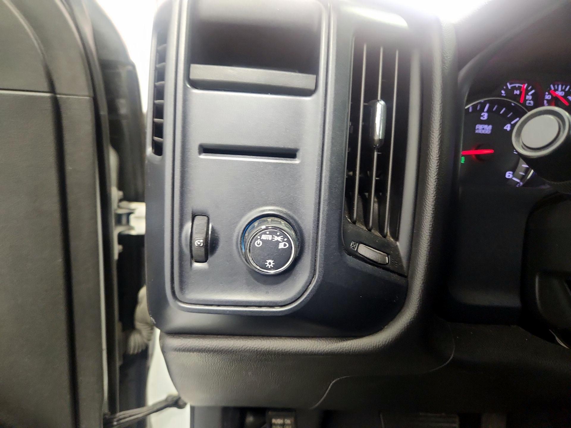 Thumbnail: 2019 Chevrolet Silverado 1500 - 13