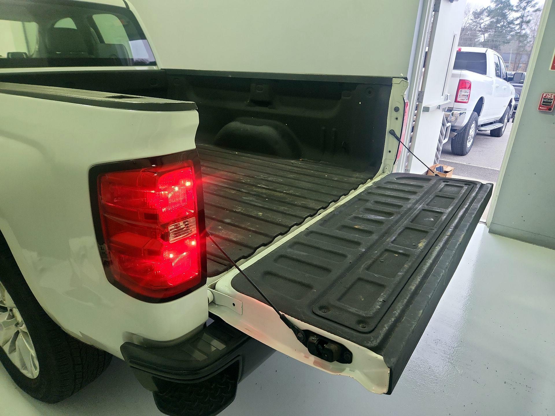 Thumbnail: 2019 Chevrolet Silverado 1500 - 20