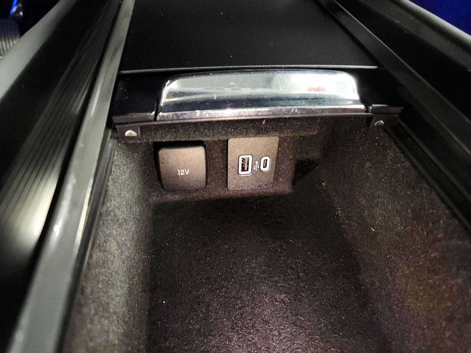 Thumbnail: 2020 Lincoln Corsair - 16