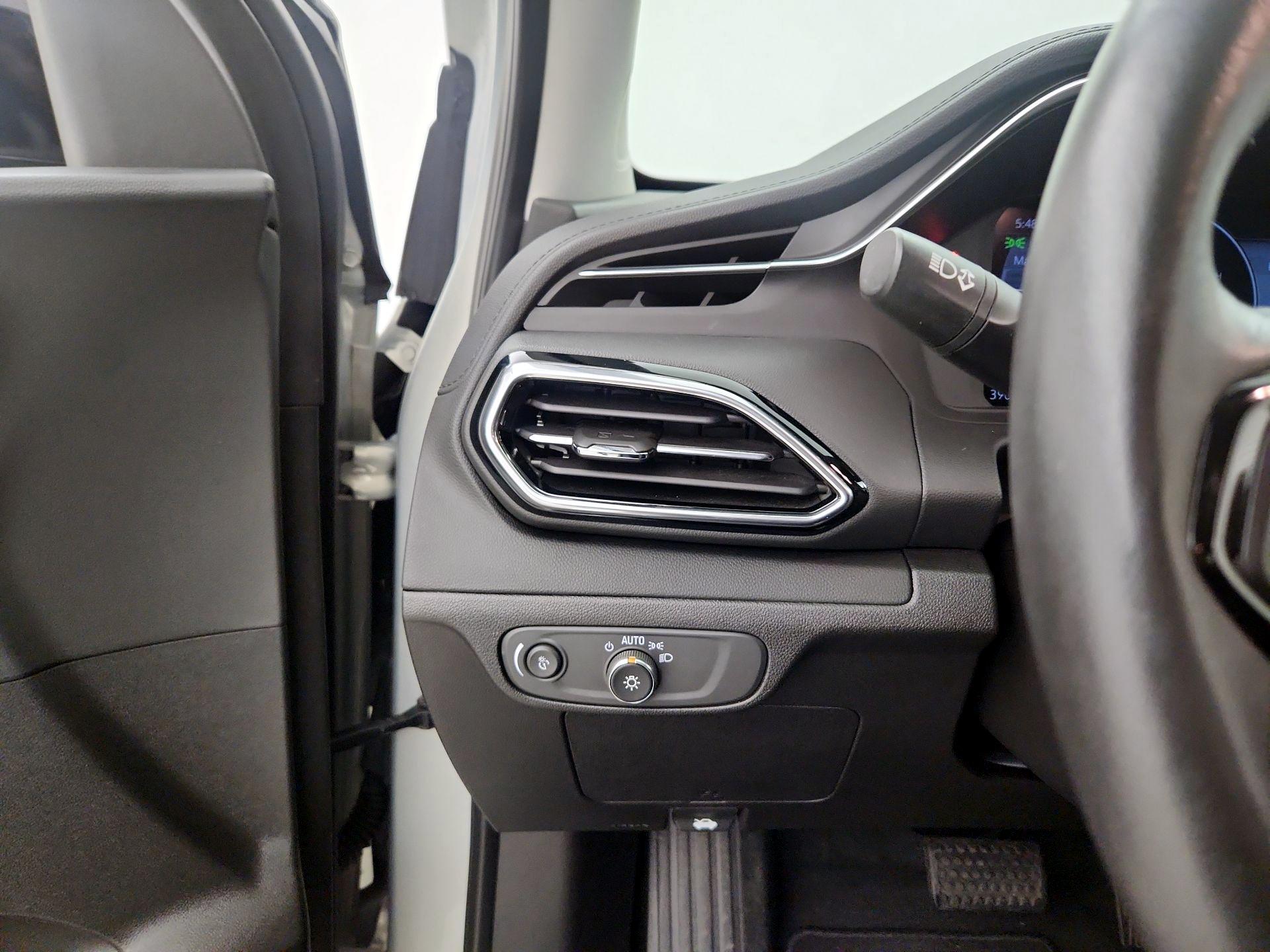 Thumbnail: 2023 Chevrolet Bolt EUV - 13