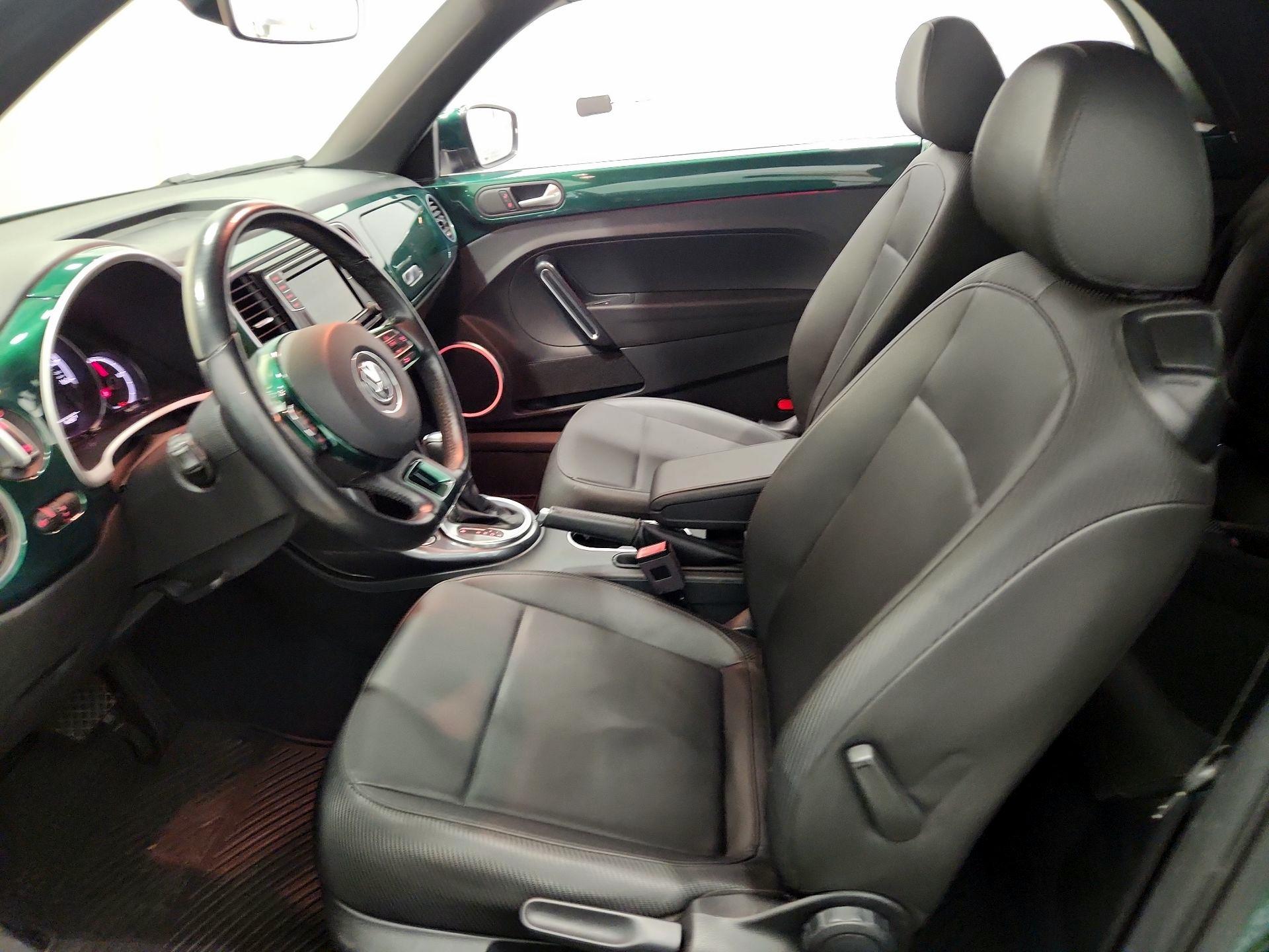 Thumbnail: 2018 Volkswagen Beetle - 11