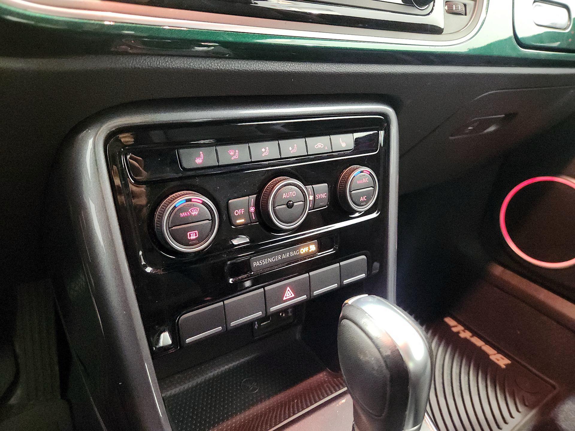 Thumbnail: 2018 Volkswagen Beetle - 16