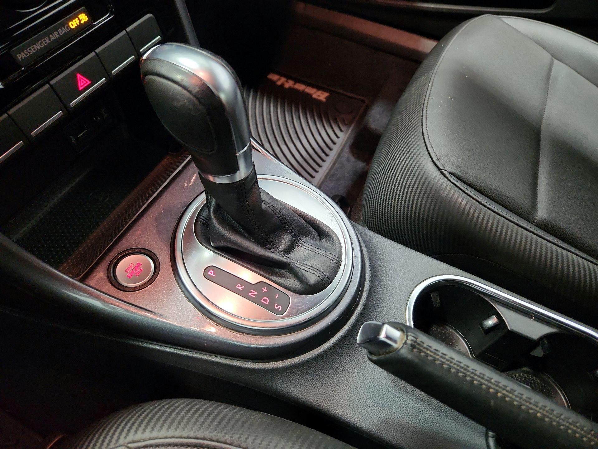 Thumbnail: 2018 Volkswagen Beetle - 17