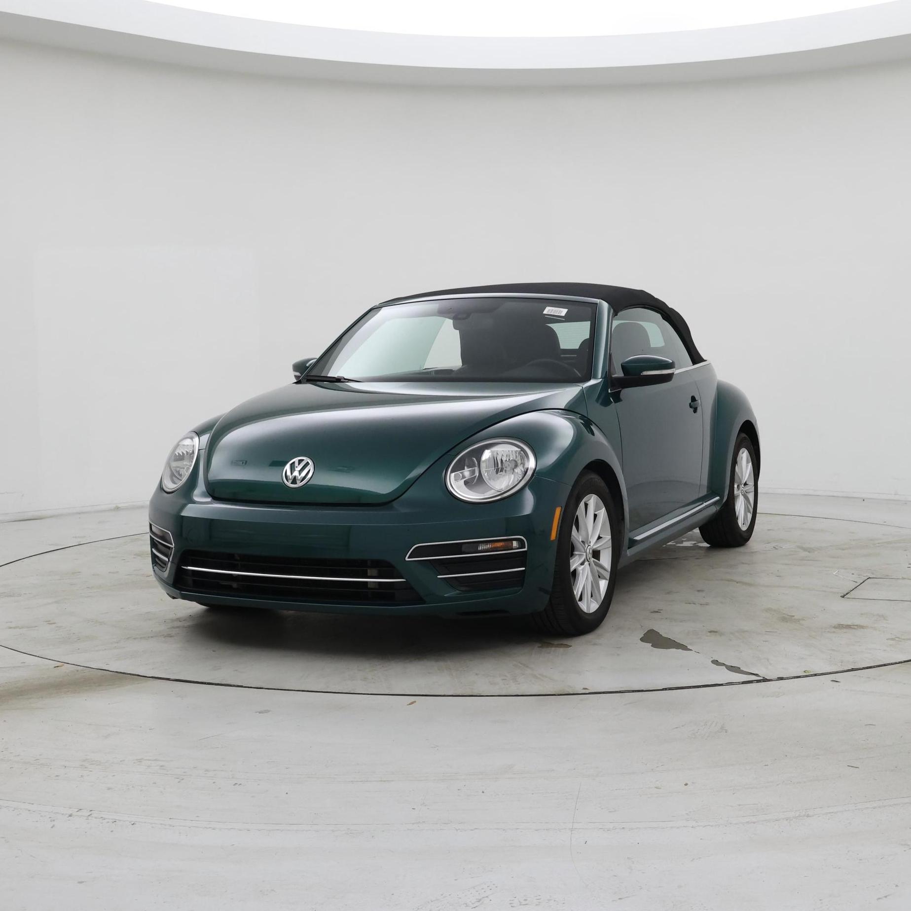 Thumbnail: 2018 Volkswagen Beetle - 4