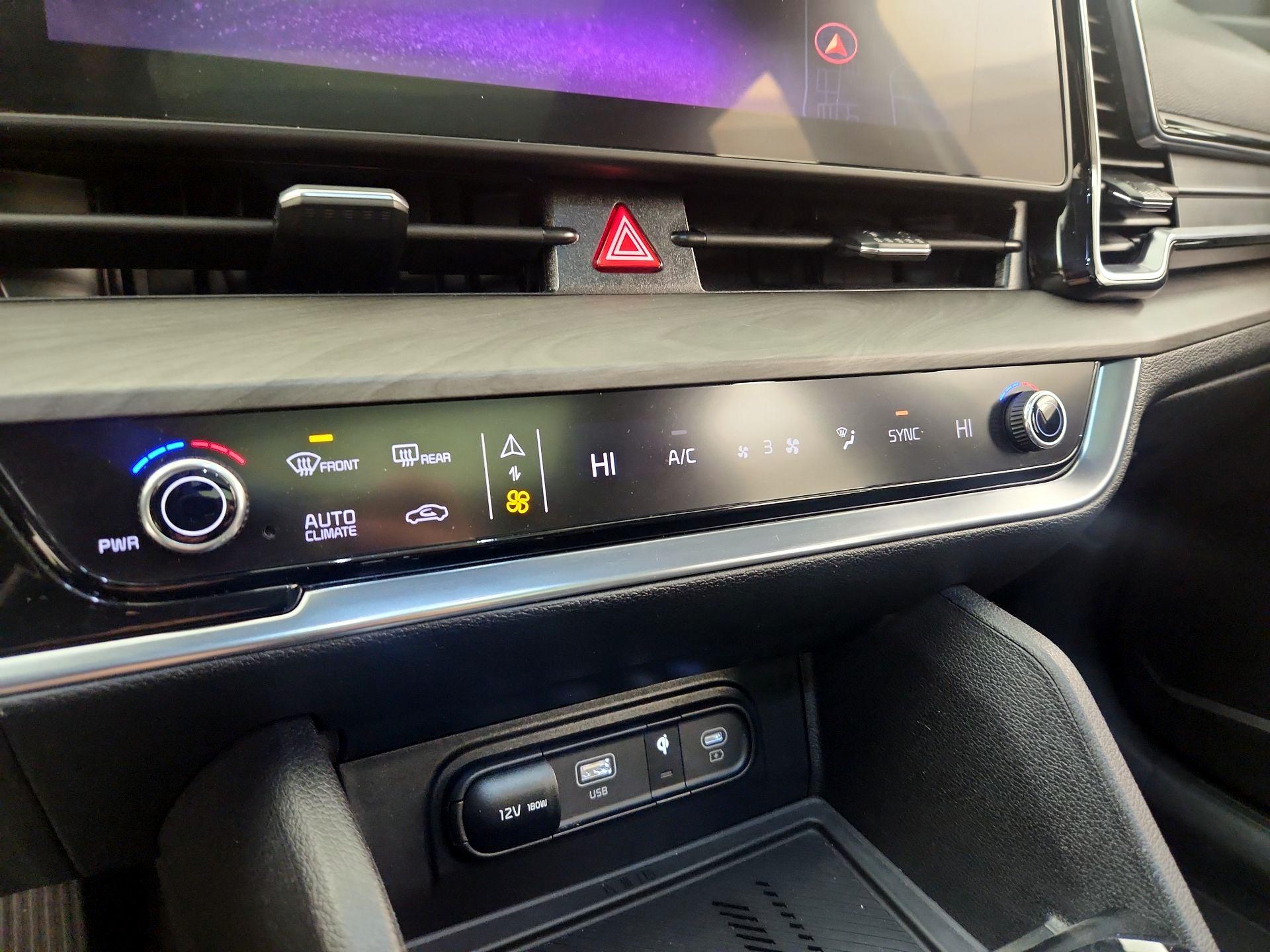 Thumbnail: 2023 Kia Sportage - 17