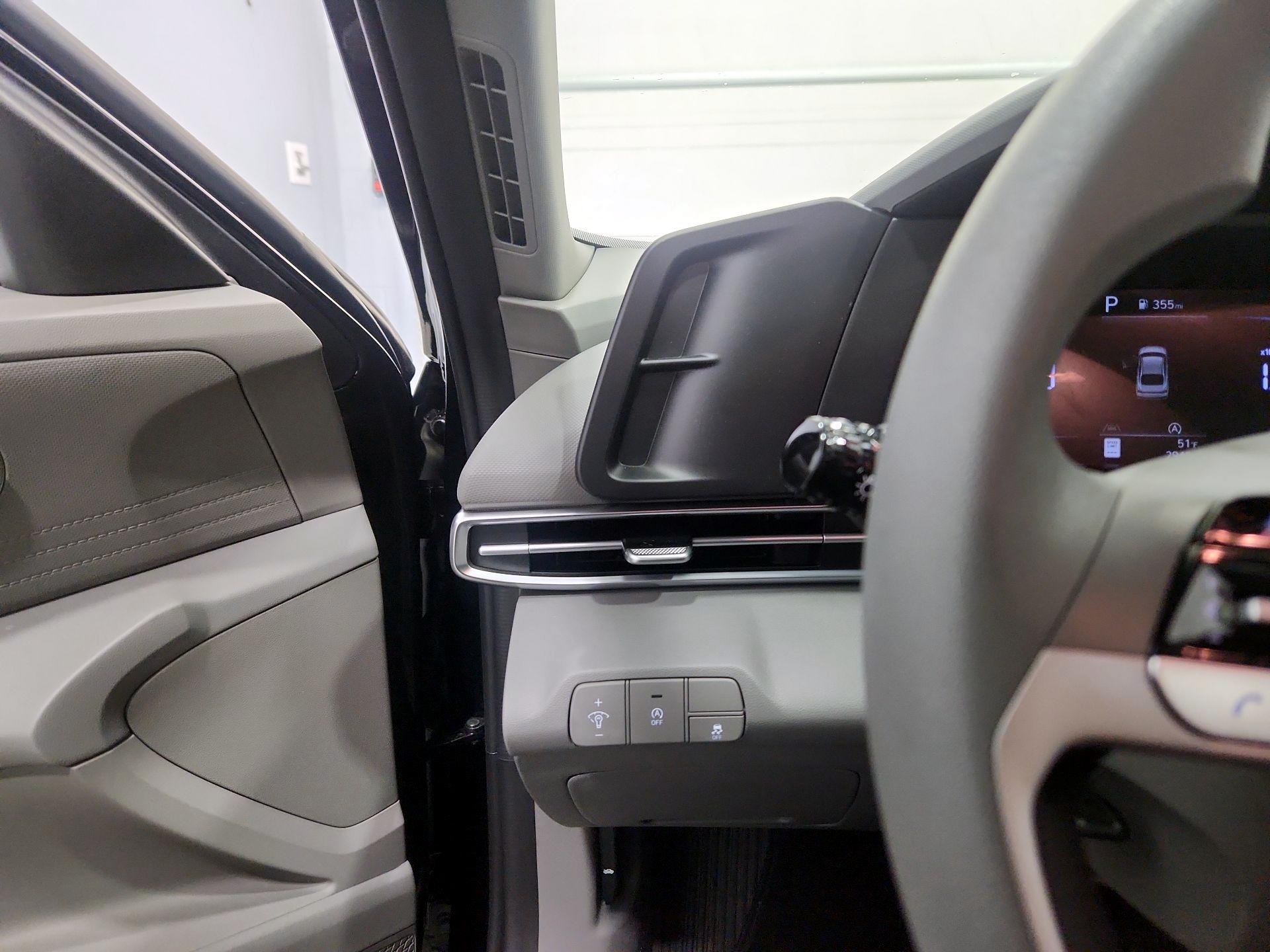 Thumbnail: 2025 Hyundai Elantra - 13