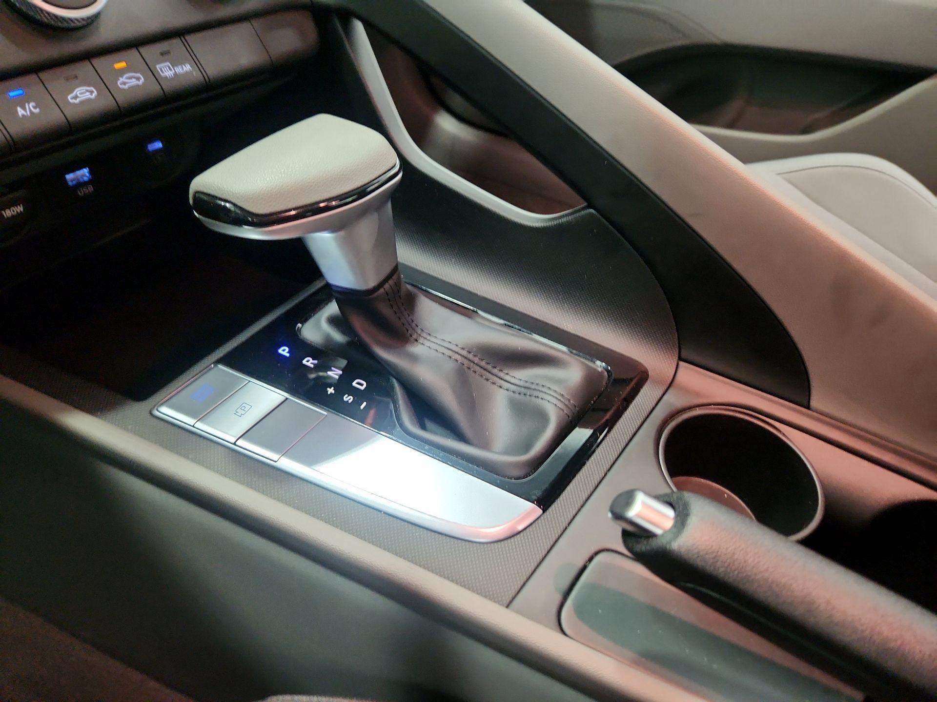 Thumbnail: 2025 Hyundai Elantra - 17