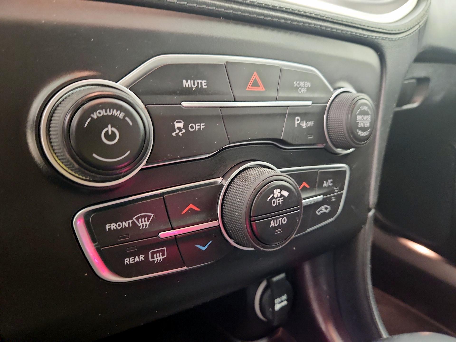 Thumbnail: 2022 Dodge Charger - 16