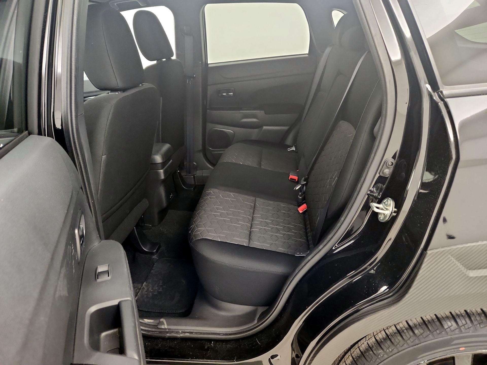 Thumbnail: 2024 Mitsubishi Outlander Sport - 19