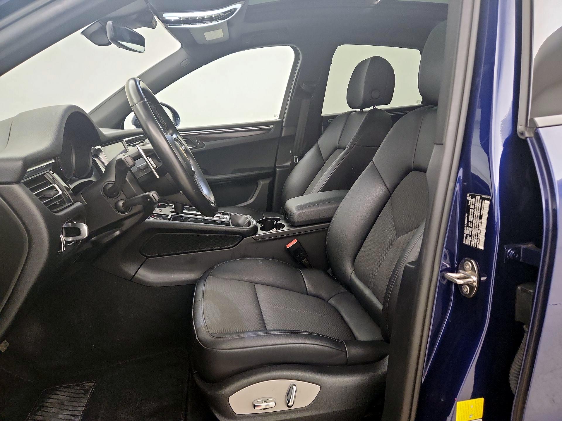 Thumbnail: 2023 Porsche Macan - 11