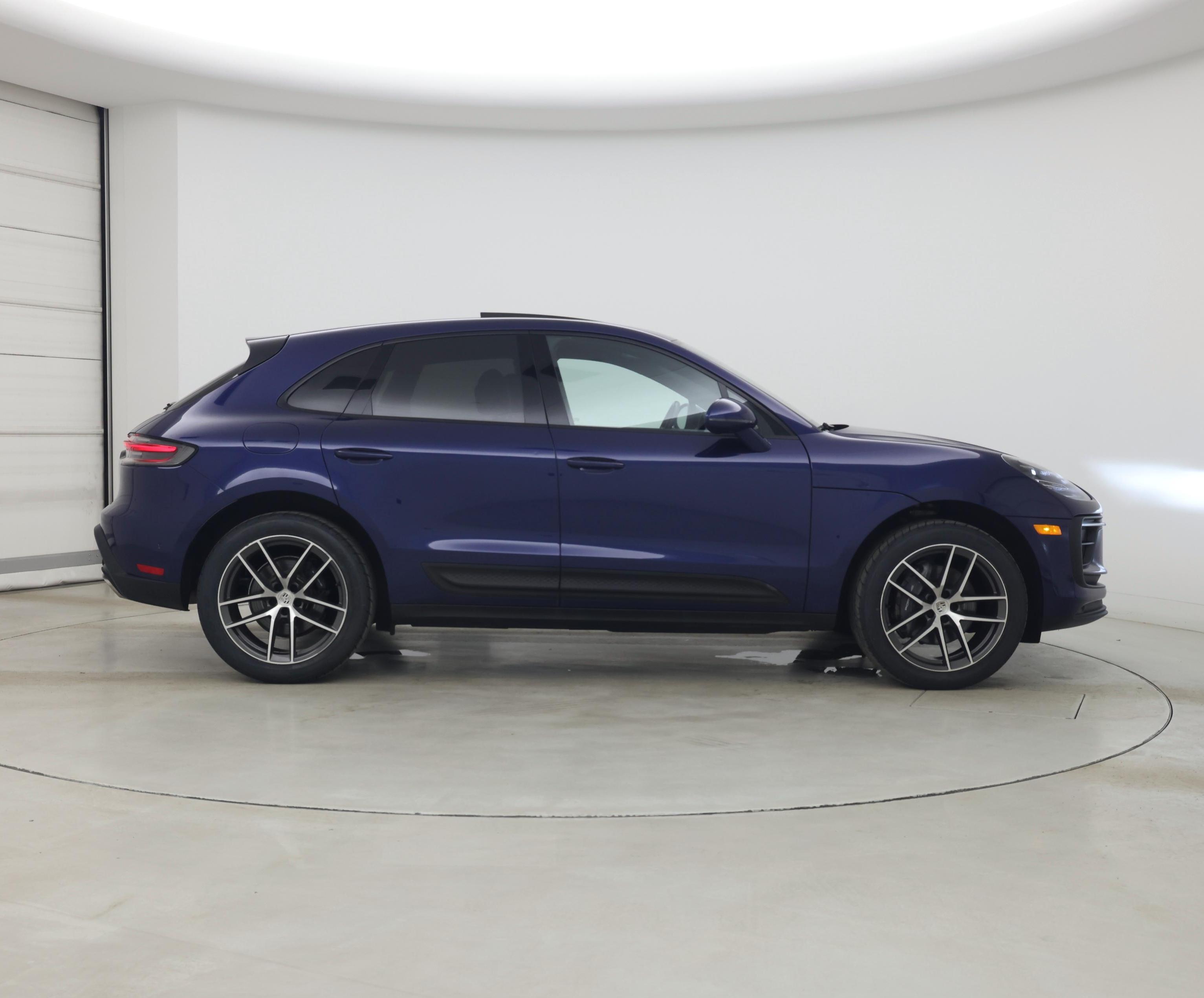Thumbnail: 2023 Porsche Macan - 7