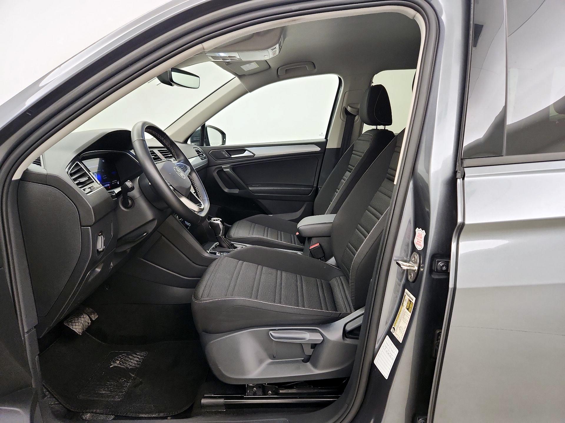 Thumbnail: 2024 Volkswagen Tiguan - 9