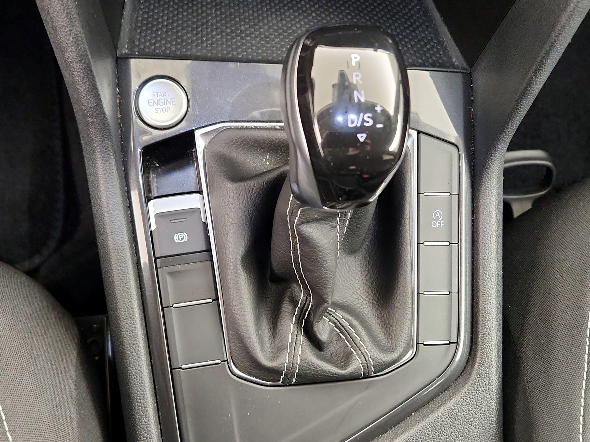 Thumbnail: 2024 Volkswagen Tiguan - 15