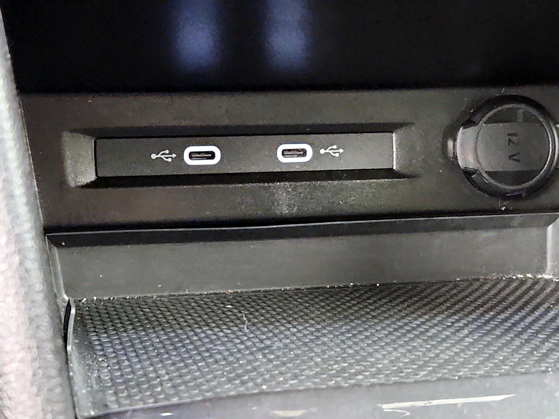 Thumbnail: 2024 Volkswagen Tiguan - 16