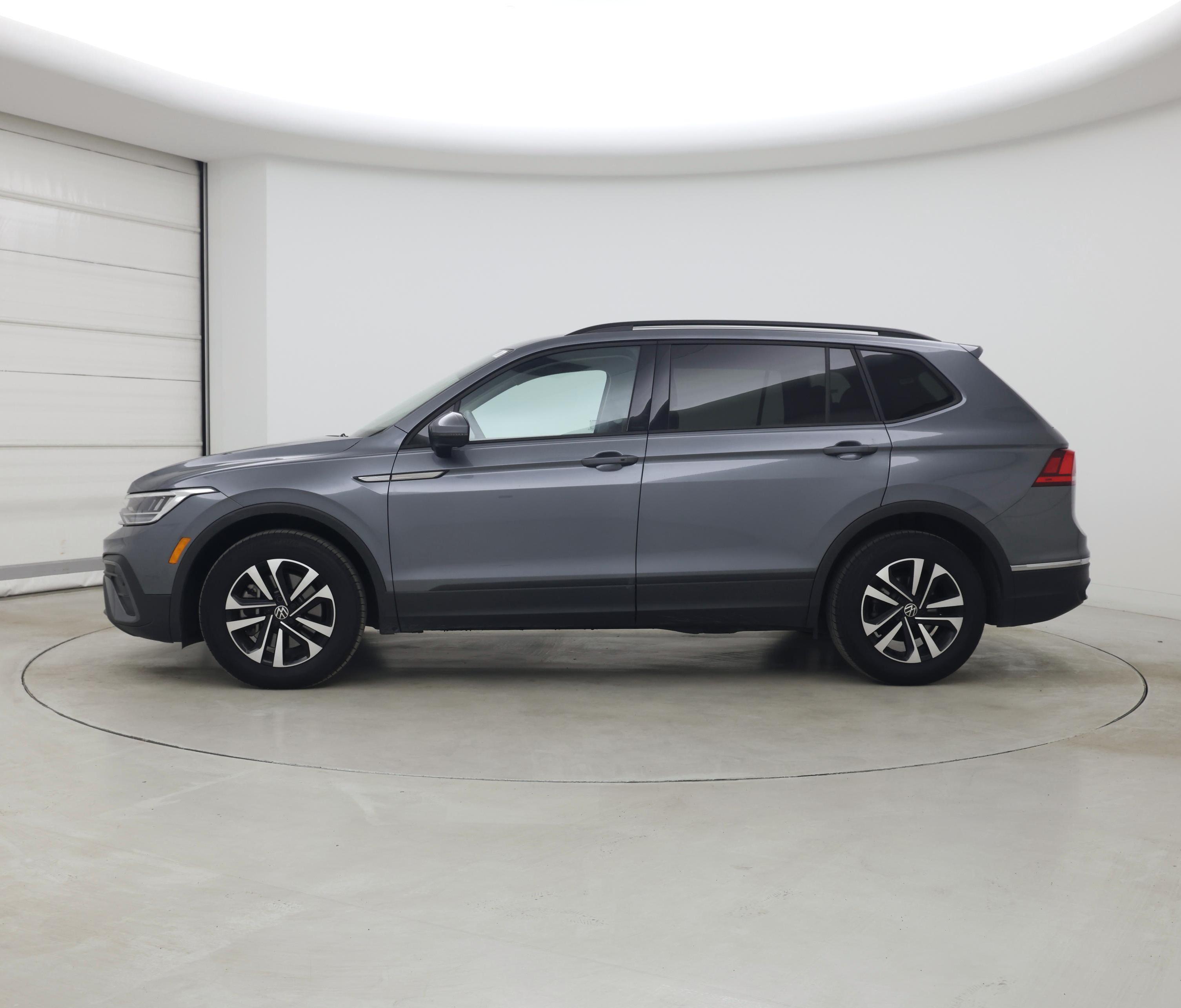 Thumbnail: 2024 Volkswagen Tiguan - 3