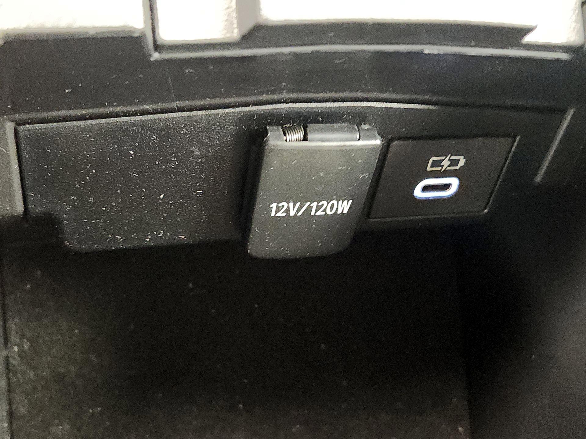 Thumbnail: 2025 Toyota Corolla - 18