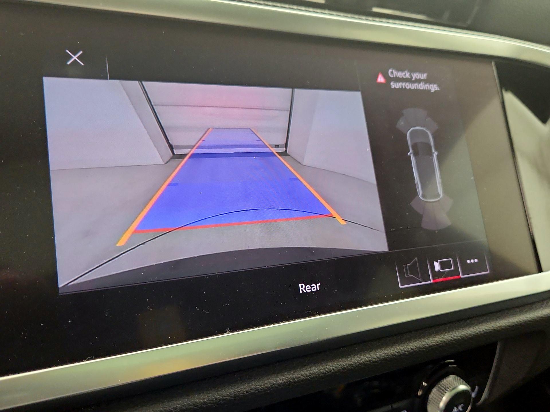 Thumbnail: 2020 Audi Q3 - 14