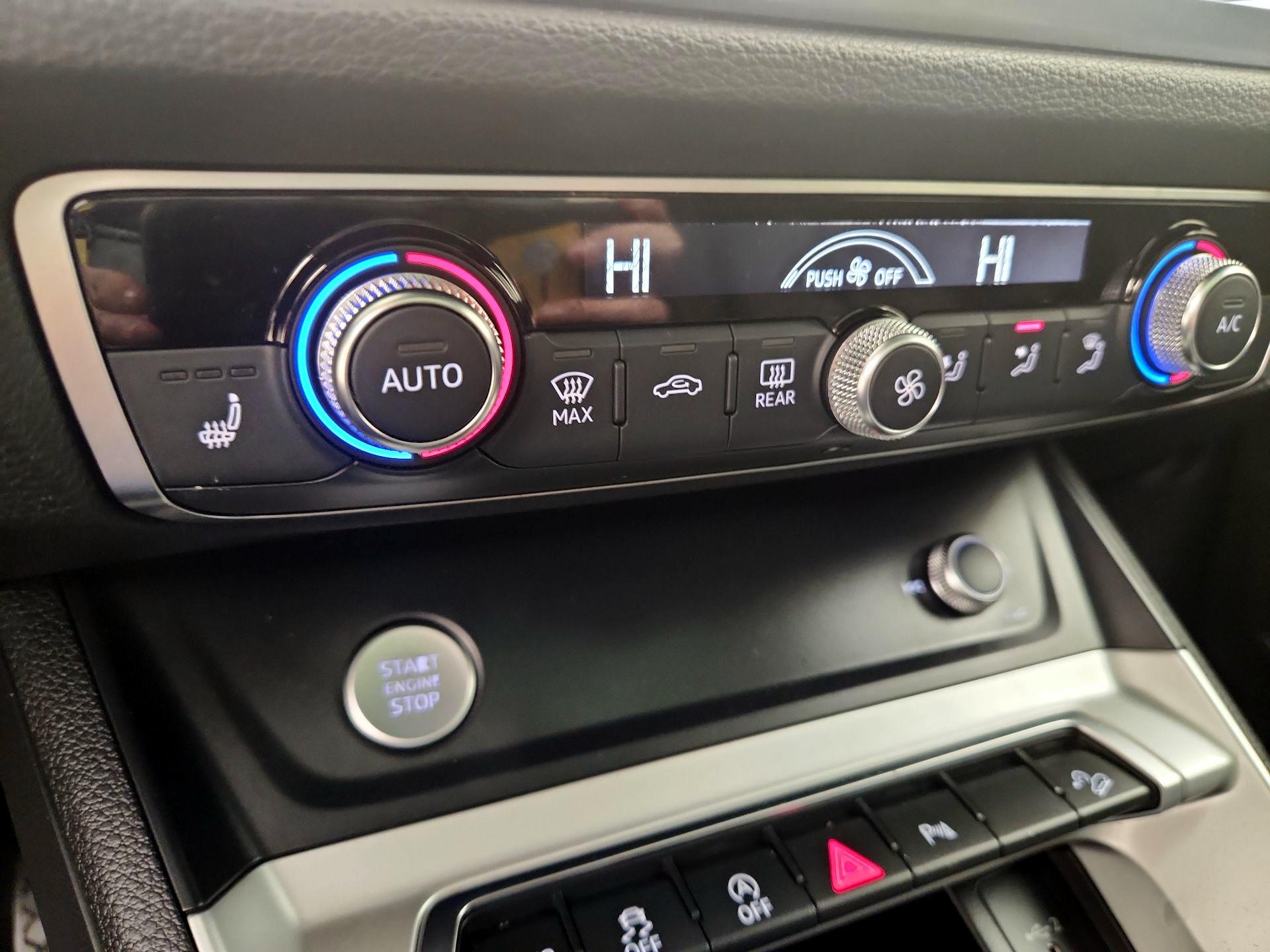 Thumbnail: 2020 Audi Q3 - 16