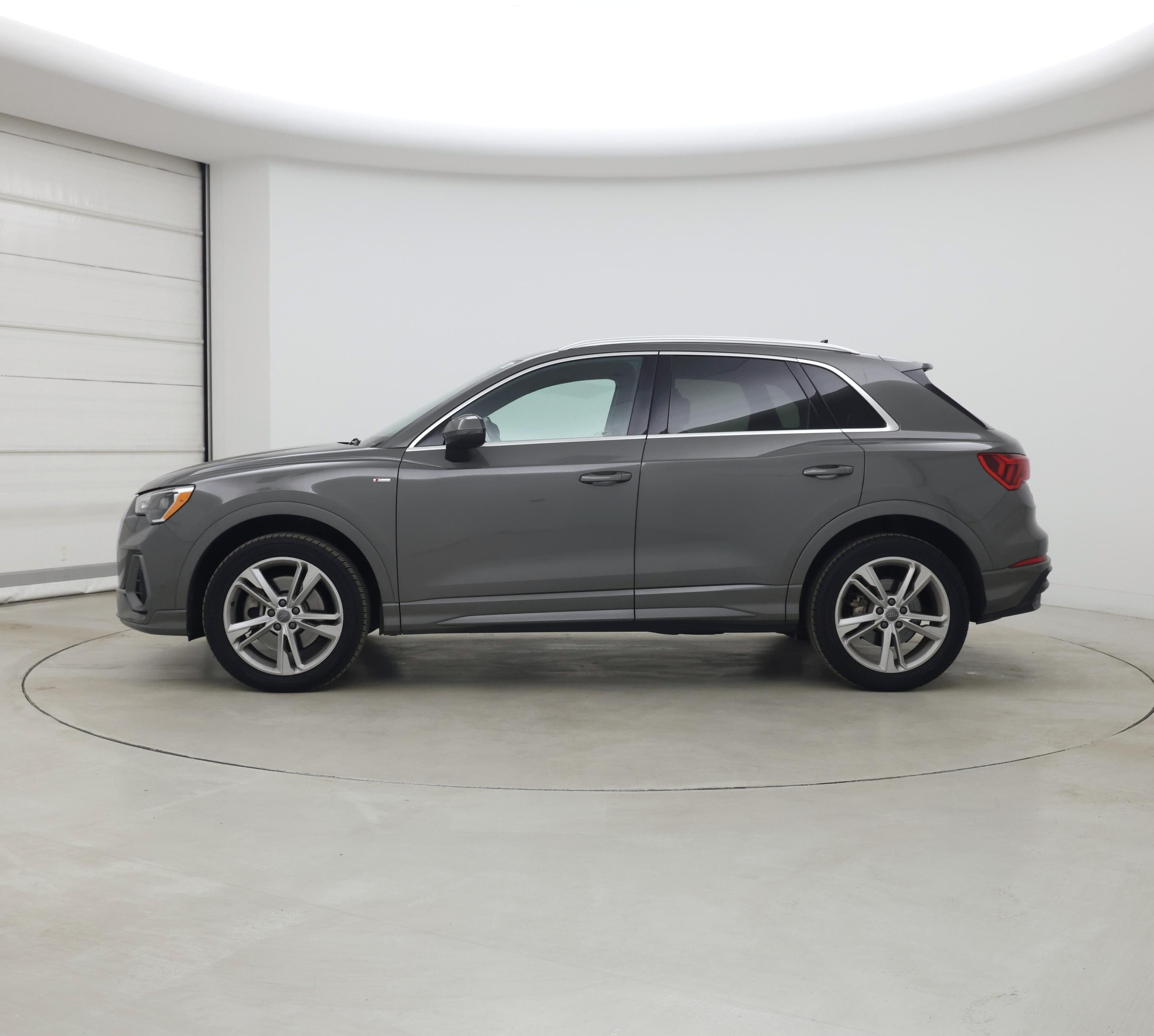 Thumbnail: 2020 Audi Q3 - 3